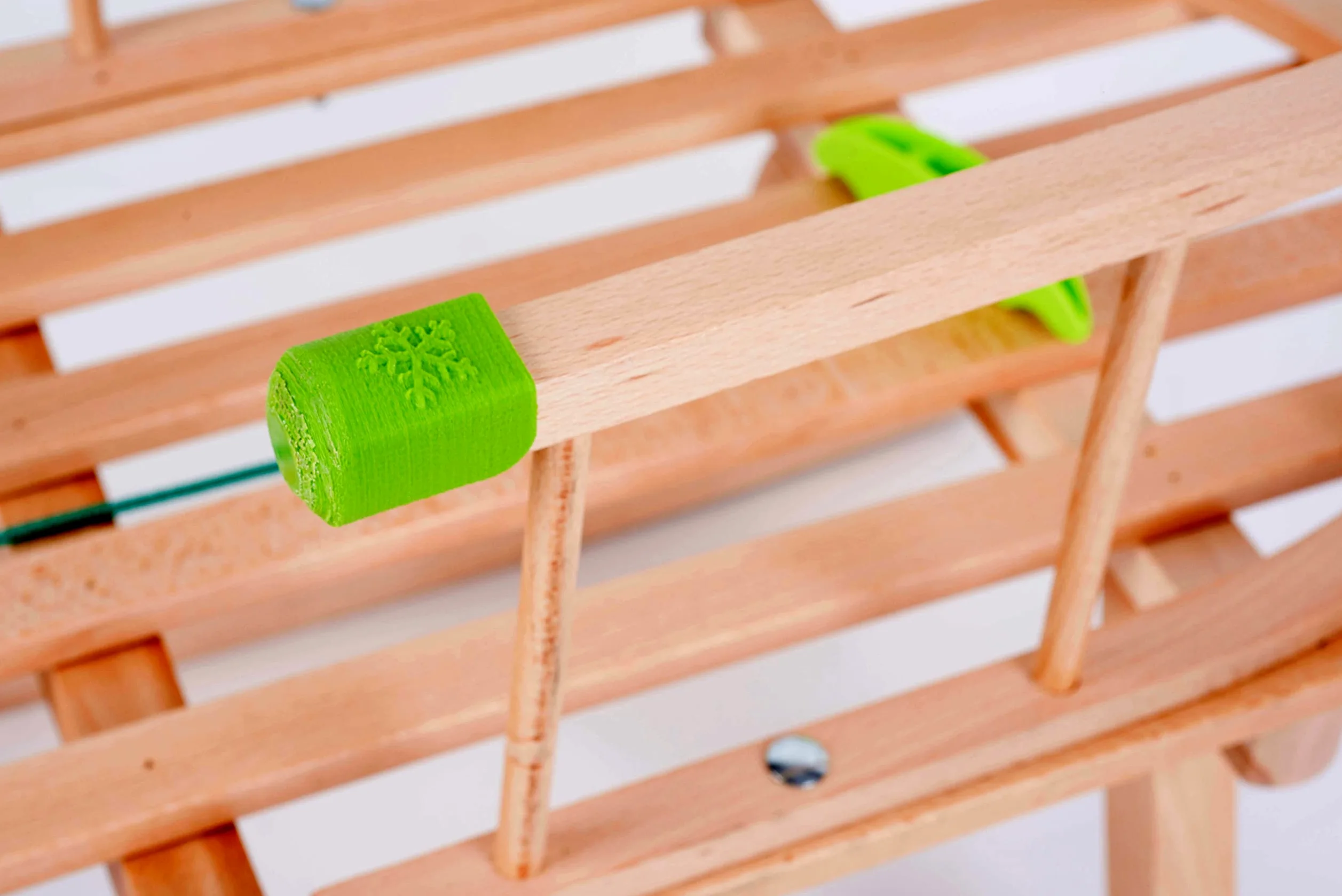 GaGadumi Trineo de madera de 90 cm con respaldo y cuerda de tracción, trineo duradero para niños y adultos, trineo de madera FSC