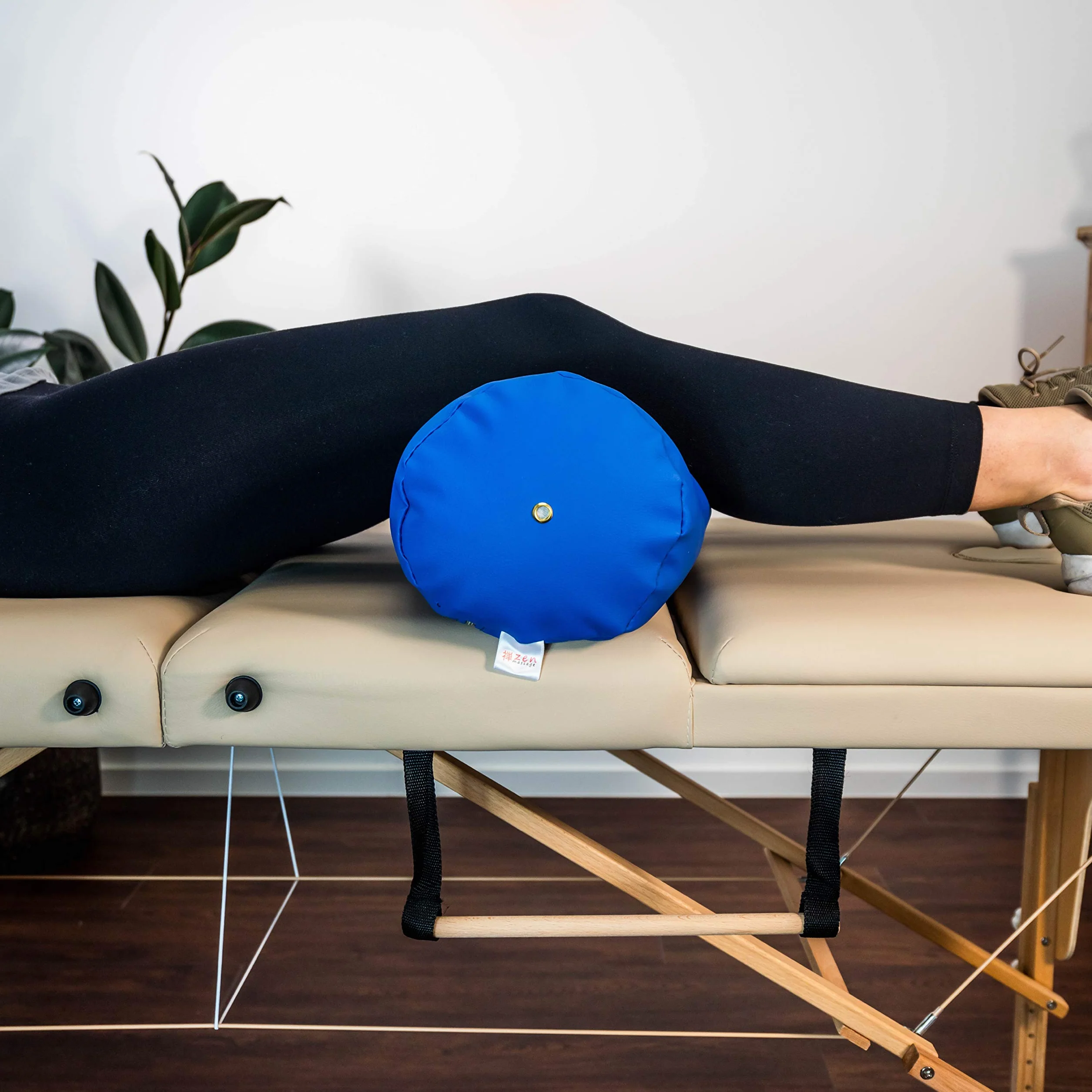 Zen – Cojin rulo Blando para camillas de Masaje y de Fisioterapia 20x20x66 cm - Cojin cilindrico para Cuello y Rodillas - Almohada cilindrica de Espuma con Funda de Cuero sintético PU Azul Real