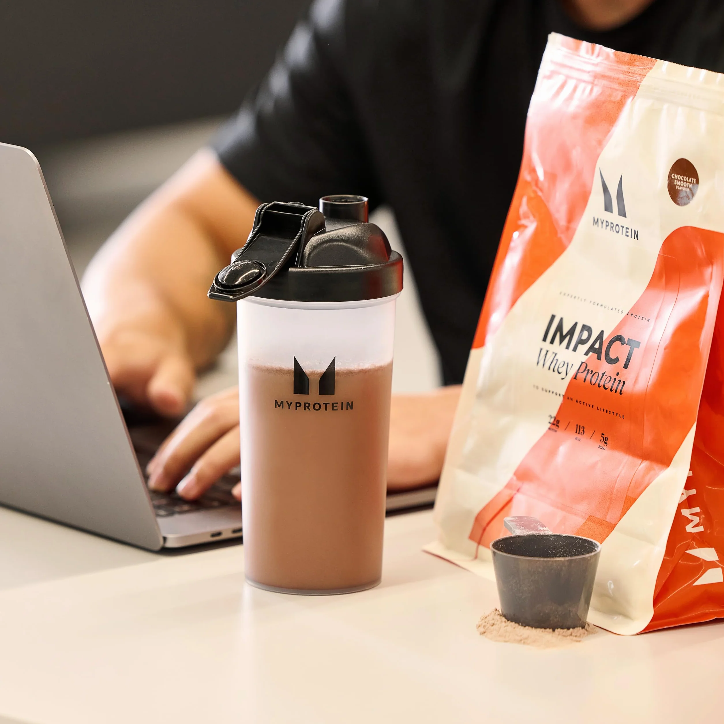 Myprotein Impact Proteína de suero en polvo 23g proteína por porción Sin Sabor 1kg Bajo en azúcar grasas