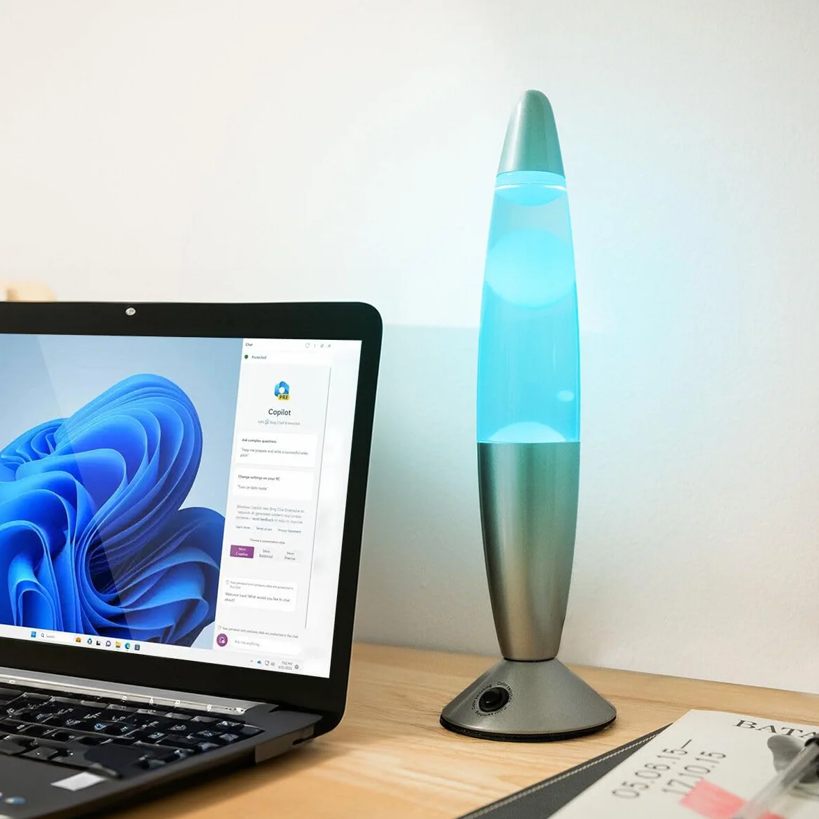 InnovaGoods® Lampara de Lava 25 W, Lámpara de Lava Relajante, 7 colores LED RGB, 3 LED RGB 1,5 W