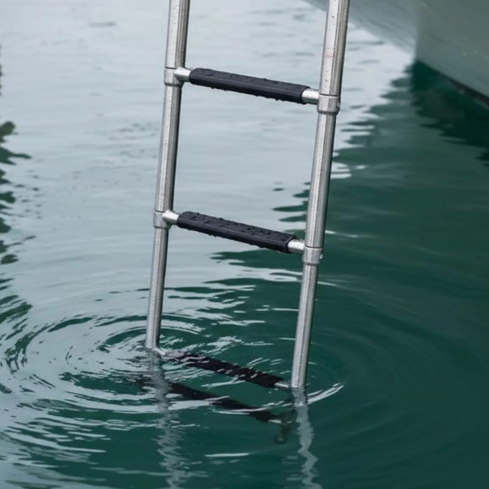 B Baosity Escalera Marina Plegable Extensible Antideslizante Acero Inoxidable 316 Retráctil Bajo con Cuerda Elástica Adecuada para Yates Lanchas Rápidas Pontones Embarques en Muelle, 3 Pasos