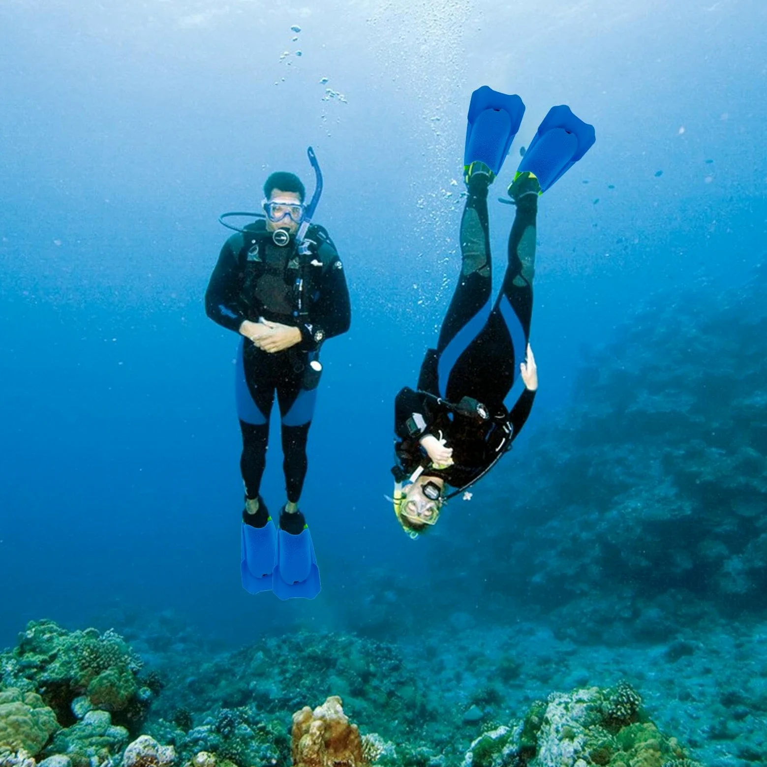 Aletas de natación – Aletas cortas de silicona de talón abierto, aletas de buceo ligeras | para mujeres principiantes, piscina, playa, buceo, esnórquel, entrenamiento de natación
