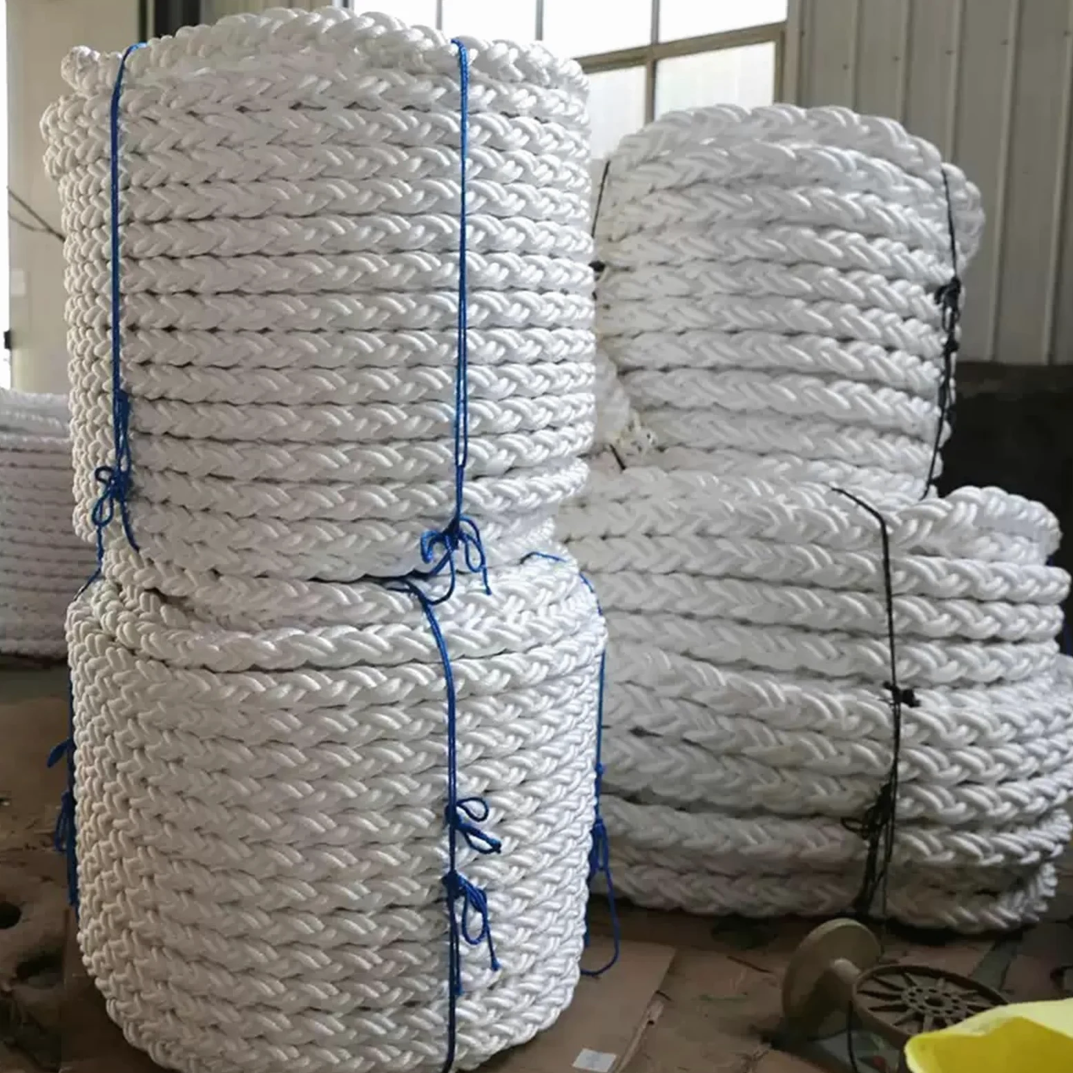 Cuerda de anclaje de polipropileno de 10 m, línea de muelle trenzada para barcos, veleros, líneas de muelle resistentes, grandes buques de carga (65 mm, 33T) - Fuerte y duradera
