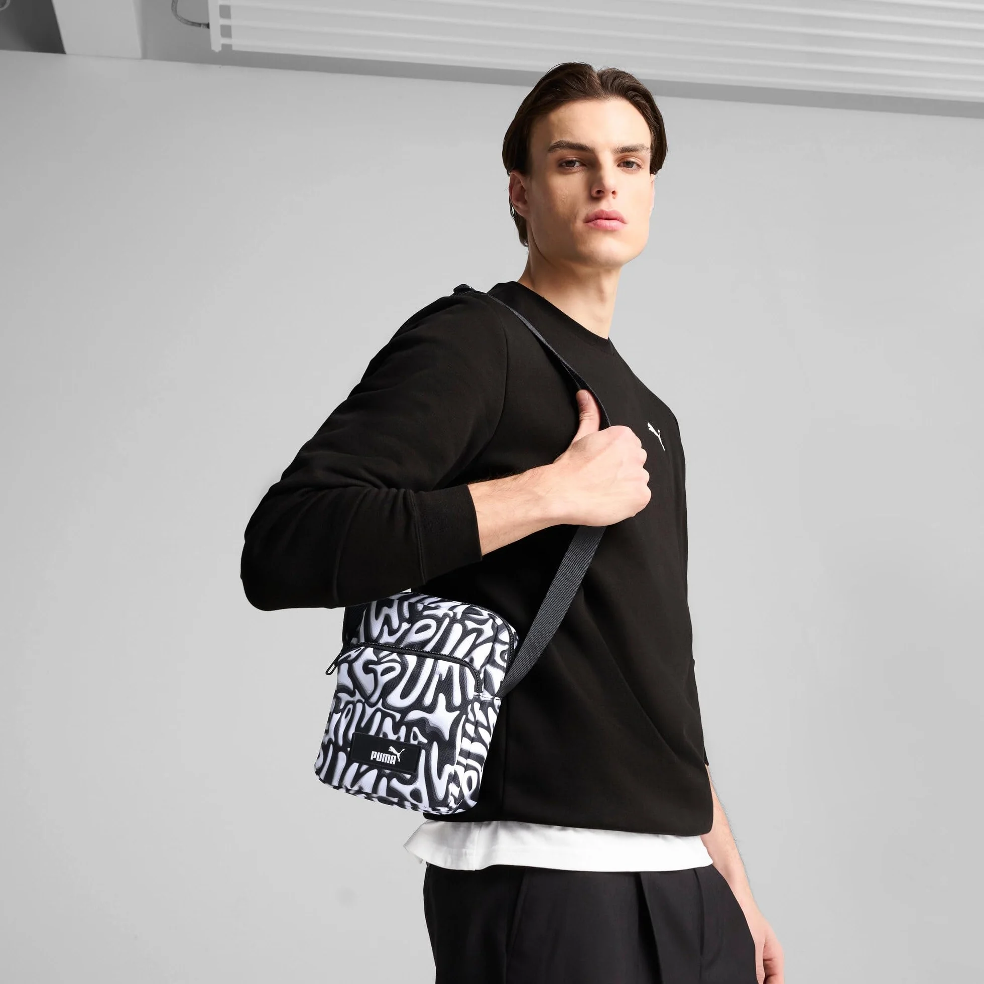 Puma PUMA ACADEMY AOP - Bolso portátil PUMA Black-Gra para PUMA Black-Grafiti AOP, talla única, PUMA Black-Grafiti AOP, One Size, bolso de mano