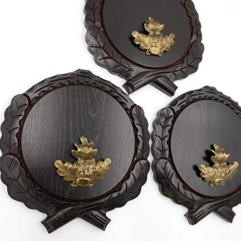 GTK - Juego de 3 placas de cuña talladas oscuras AF 19 cm con 3 hojas de roble, portada grande, tabla cuña, tabla de especias, placa de trofeos