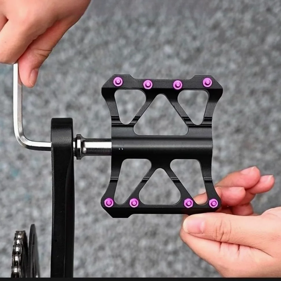 Honseadek Pedales de plataforma antideslizantes para ciclismo, pedales con tres rodamientos sellados, juego de pedales de aluminio mecanizado CNC, pedales de bicicleta huecos ligeros plateados