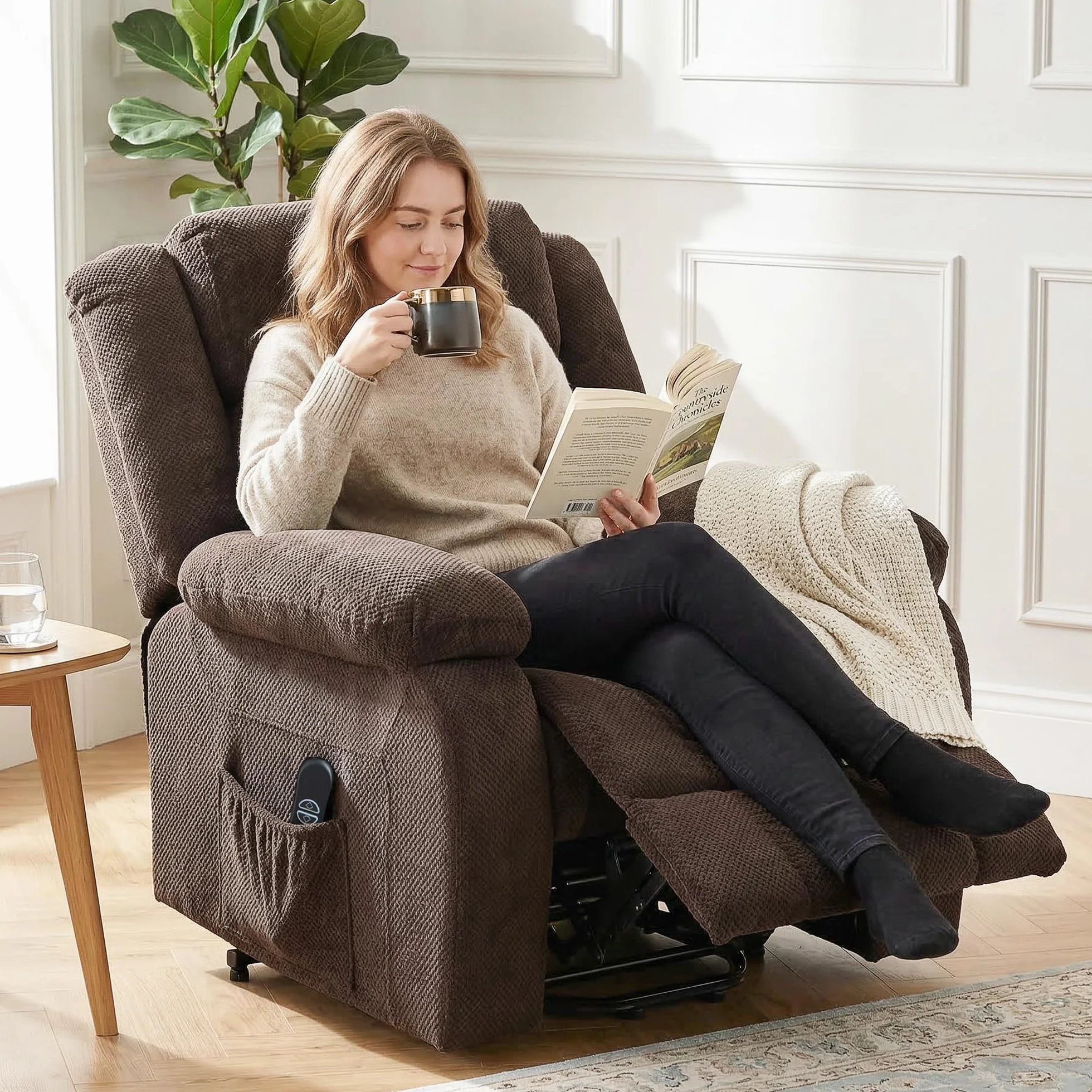 HOMCOM Sillón Relax Reclinable Eléctrico Levanta Personas con Puerto USB, Control Remoto, Asiento Ancho, Terciopelo, Marrón