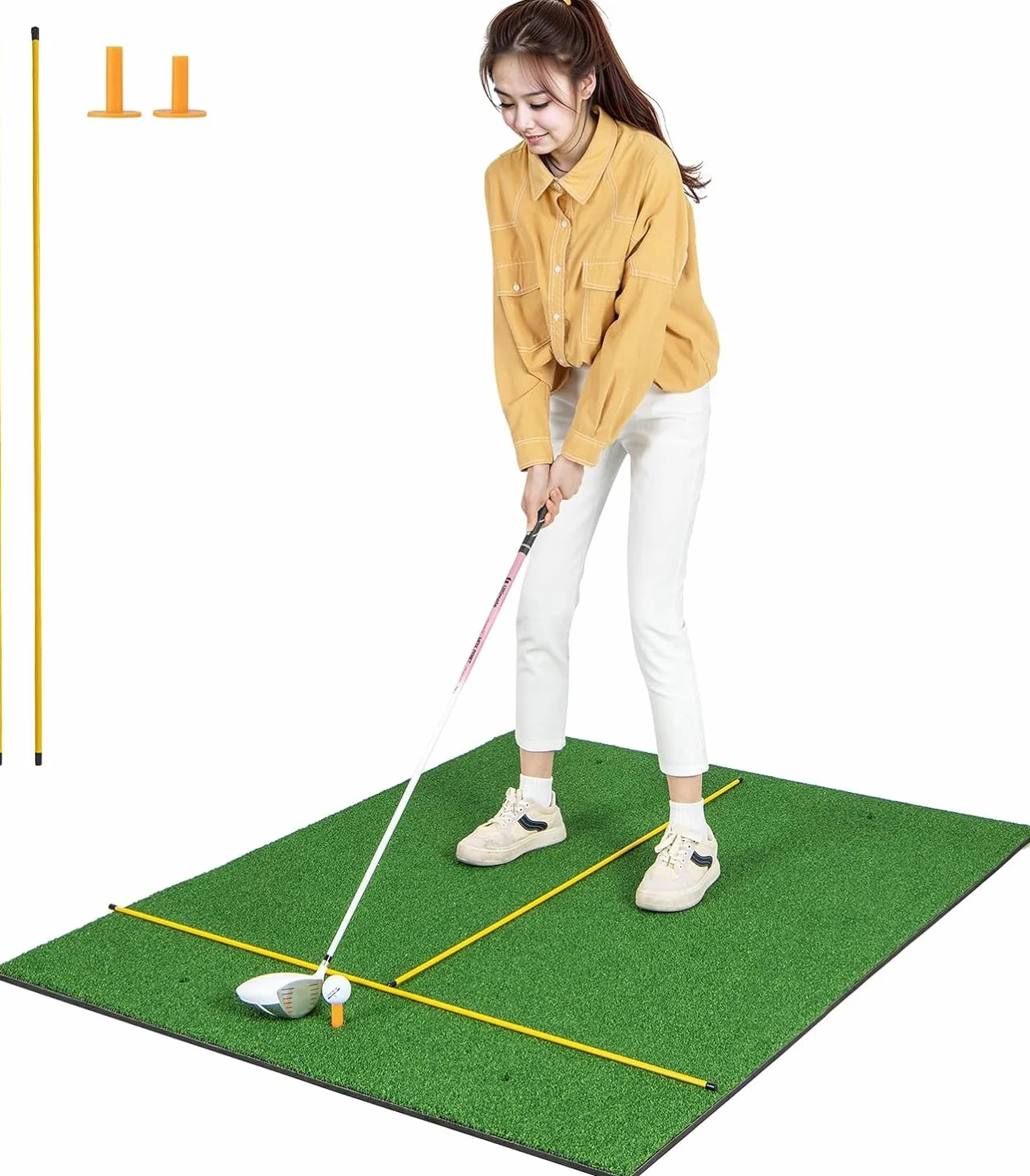 GYMAX Alfombrilla de Golf para Golpear Pelotas, Tapete de Césped Artificial para Práctica de Golf Interior y Exterior con 2 Tees de Goma y 2 Palos de Alineación