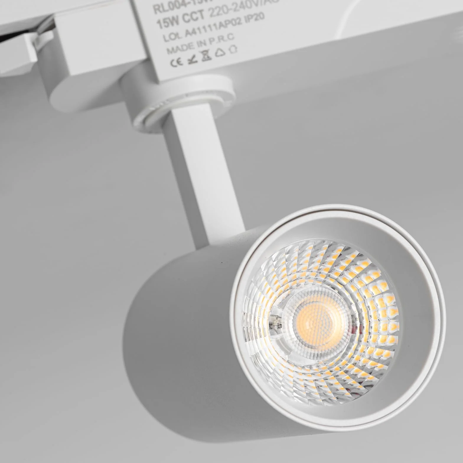 Alpinaluz Foco LED Carril Monofásico 15W 1500lm CCT Seleccionable 2700K-4000K-6000K Orientable Blanco Mate 40°