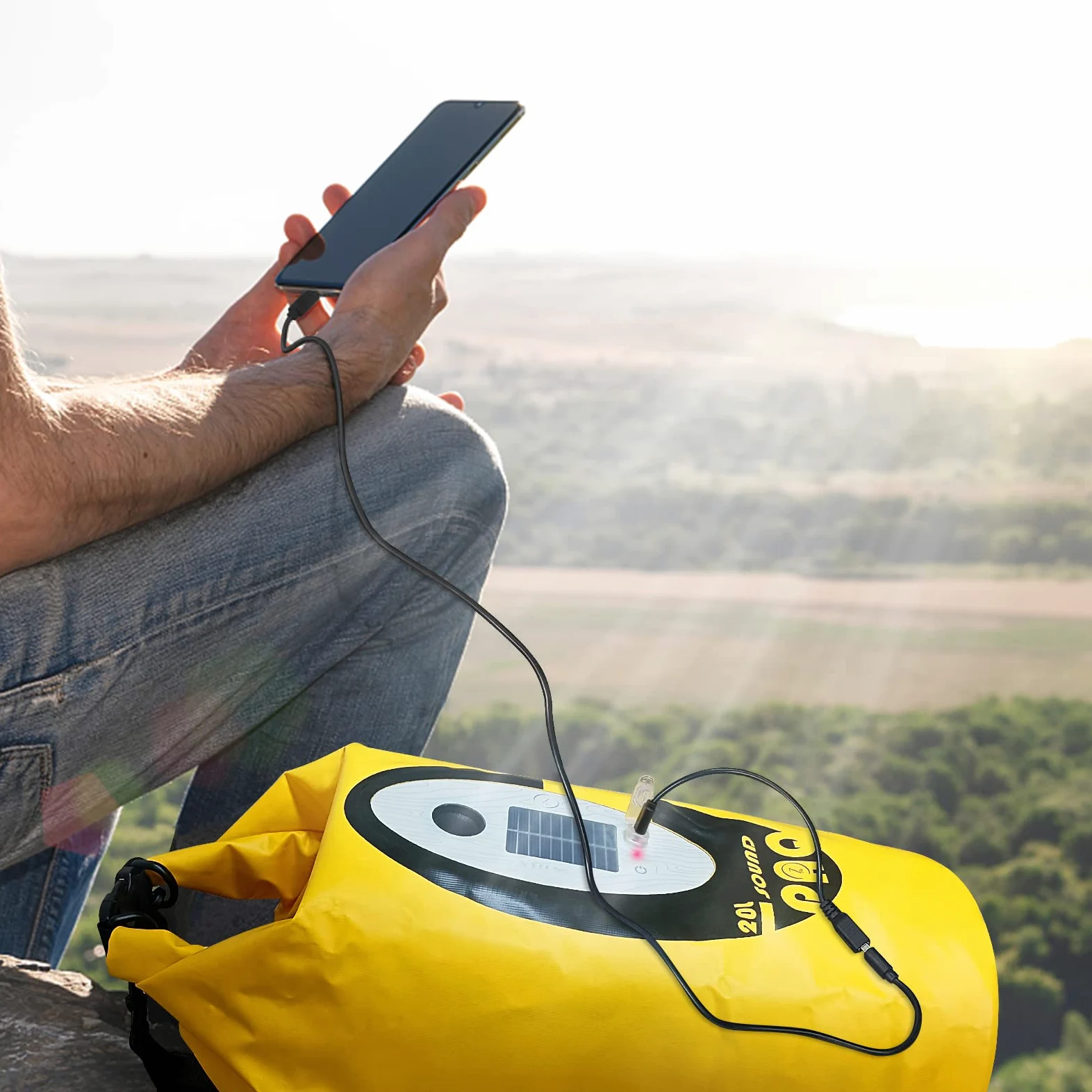 Qoolife Bolsa impermeable con altavoz solar Bluetooth y luz, saco seco enrollable de 20 L que mantiene el equipo seco para hombres y mujeres, kayak, playa, rafting, canotaje, senderismo, camping y