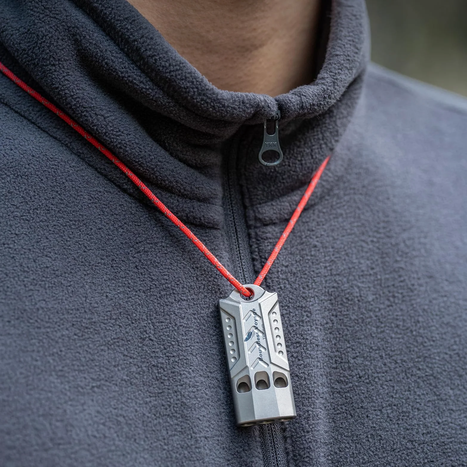 Boundless Voyage Silbato de titanio para emergencias y supervivencia, silbatos de seguridad con cordón fuerte para salvar vidas, senderismo, entrenamiento de mascotas, entrenador, silbatos deportivos
