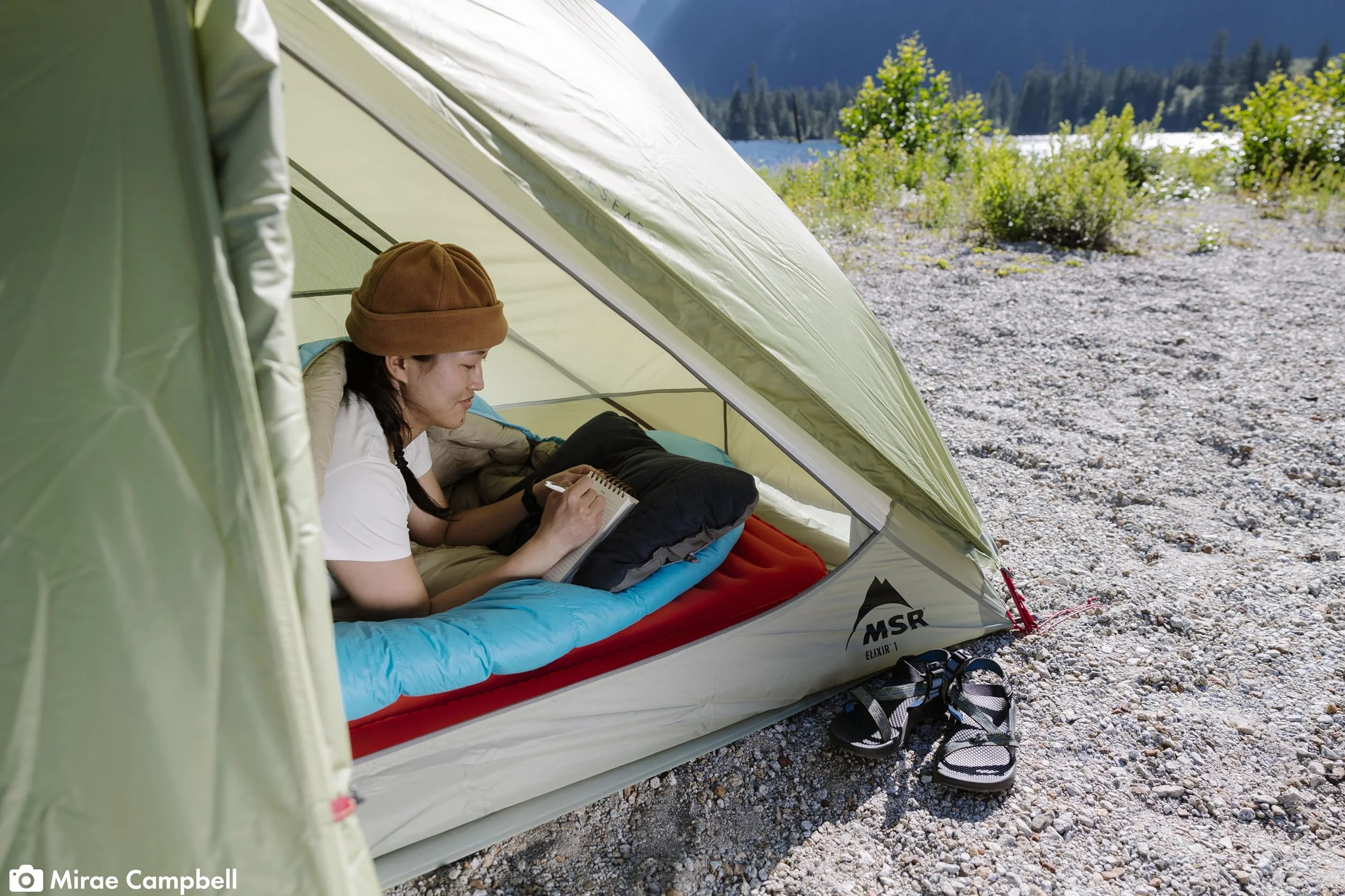 Therm-a-Rest - Almohada Compresible con Ajuste para Camping y mochileros, tamaño Normal, 35,5 x 45,7 cm, diseño de Espacio Exterior