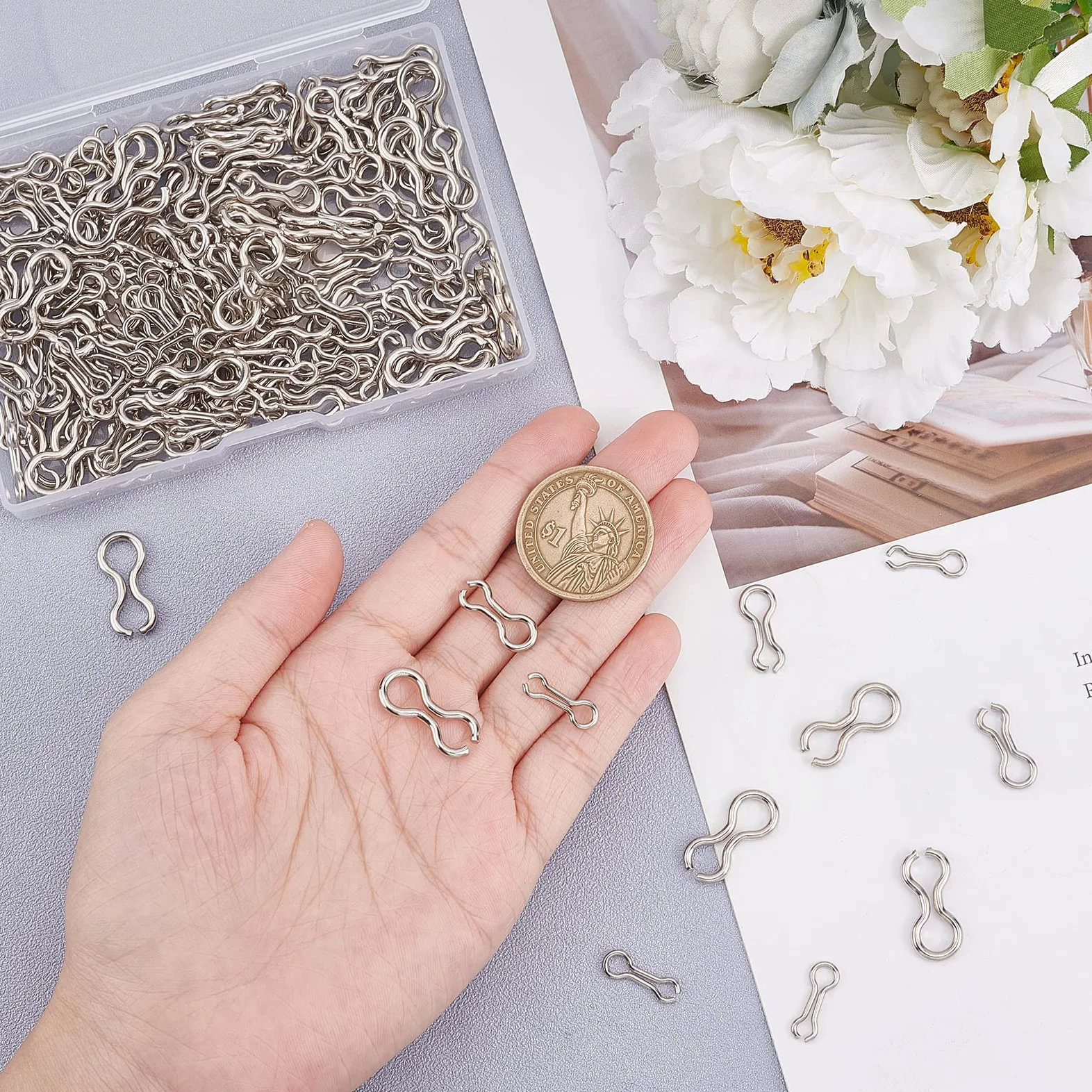 SUPERFINDINGS 240pcs 3 tamaños Pesca Sinker Eyes Eyelets DIY Señuelos Pesca Ojal Acero Inoxidable 8 Shape Loops Ojales Clip Giratorio para Pesos Plomo Moldes Aparejos Accesorios