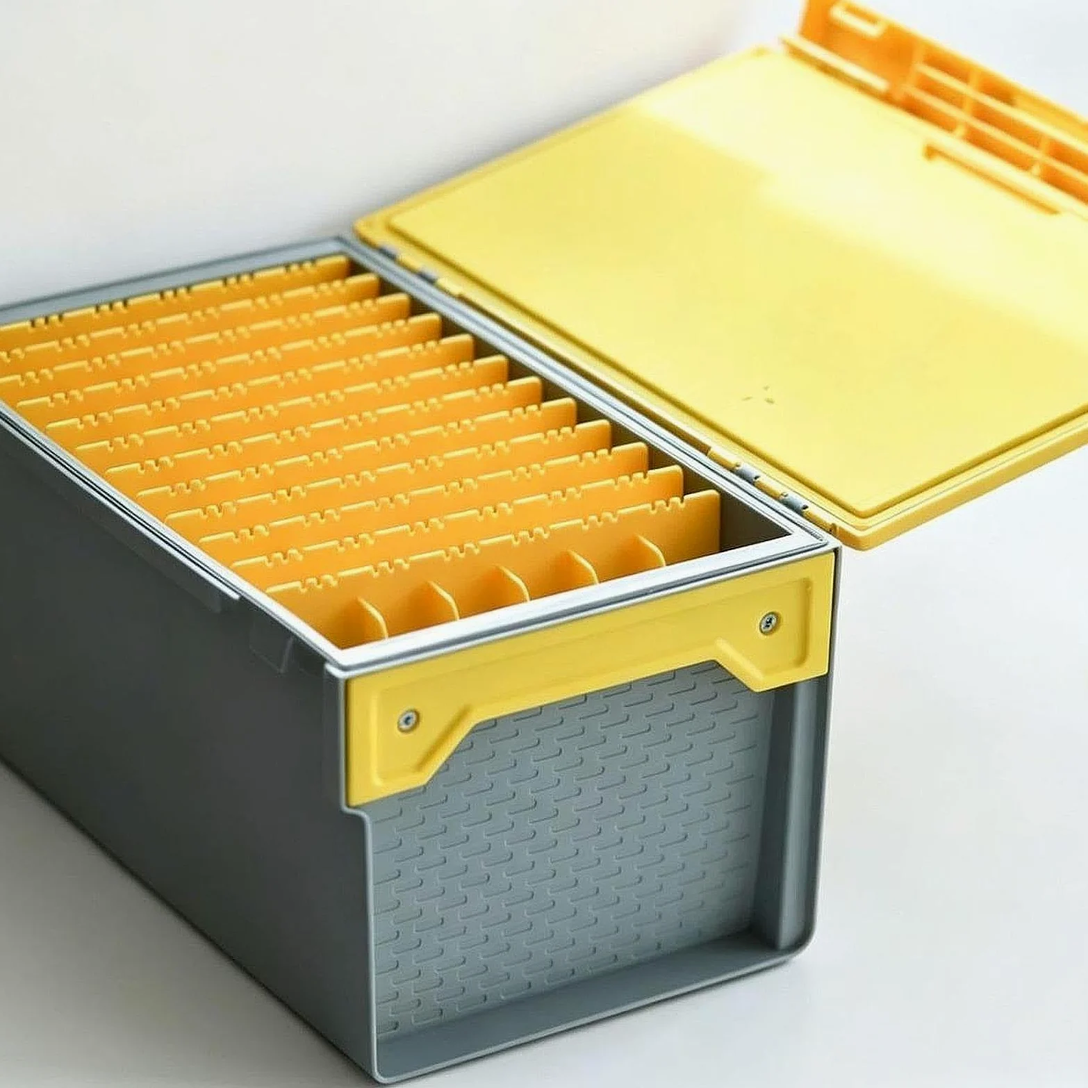 MERIGLARE Caja de Aparejos de Pesca Ligera Y Multifuncional con Separadores para Organizar Los Señuelos.