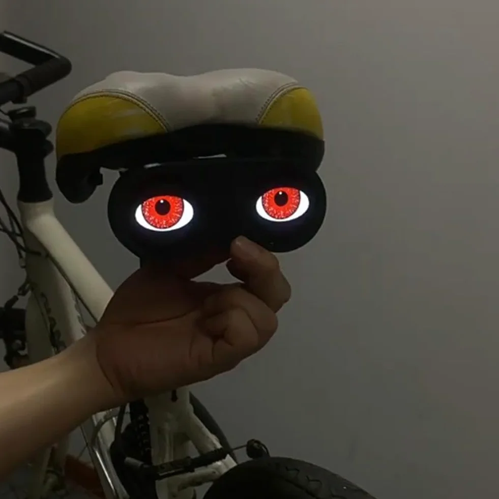 Luz trasera de la bicicleta de los ojos del demonio, luces traseras de la bicicleta de los ojos programables impermeables, luz trasera de la bicicleta de los ojos del diablo recargable USB inteligente