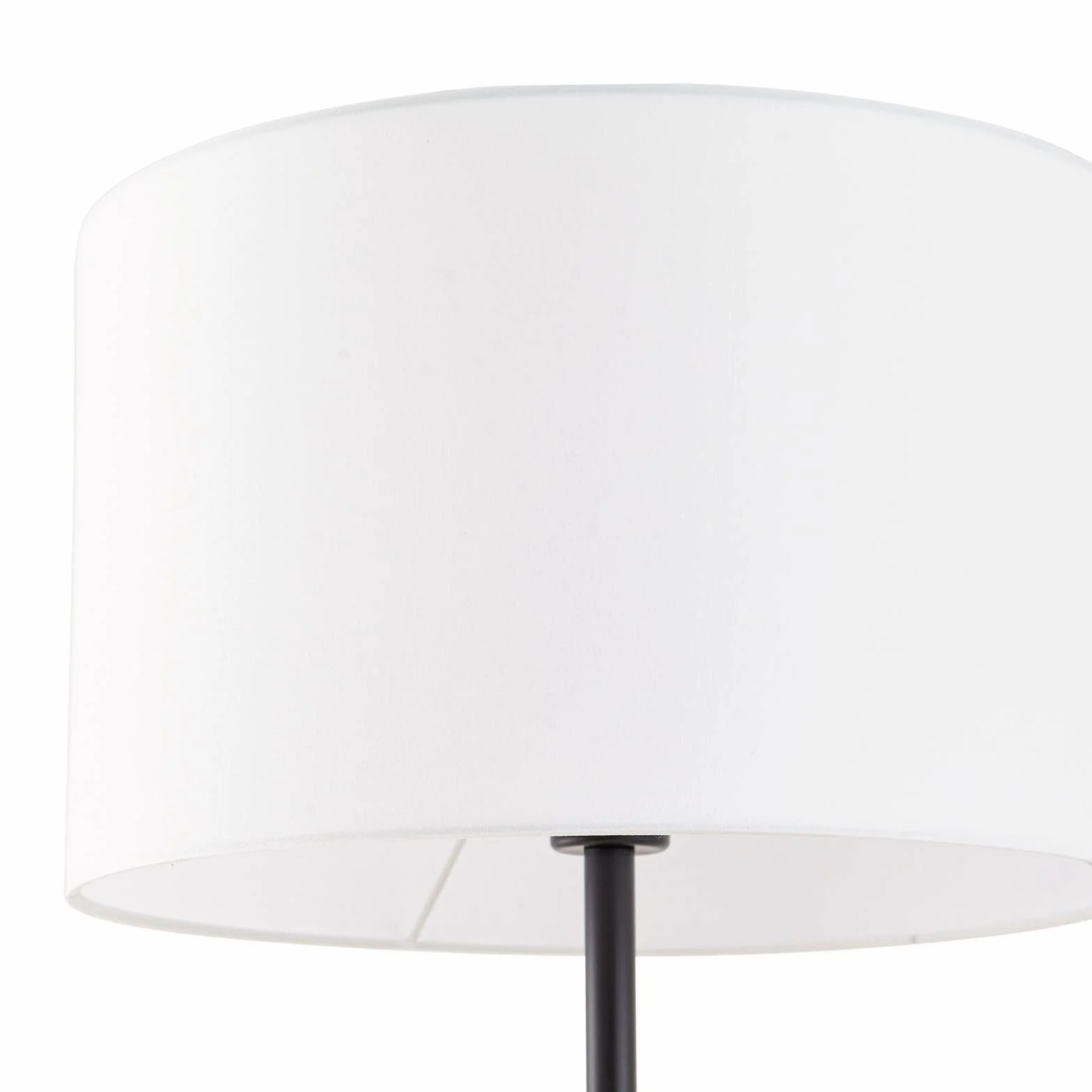 Lindby Lámpara de pie Aovan con estación carga USB Negro Metal Salón Comedor 1 llama E27