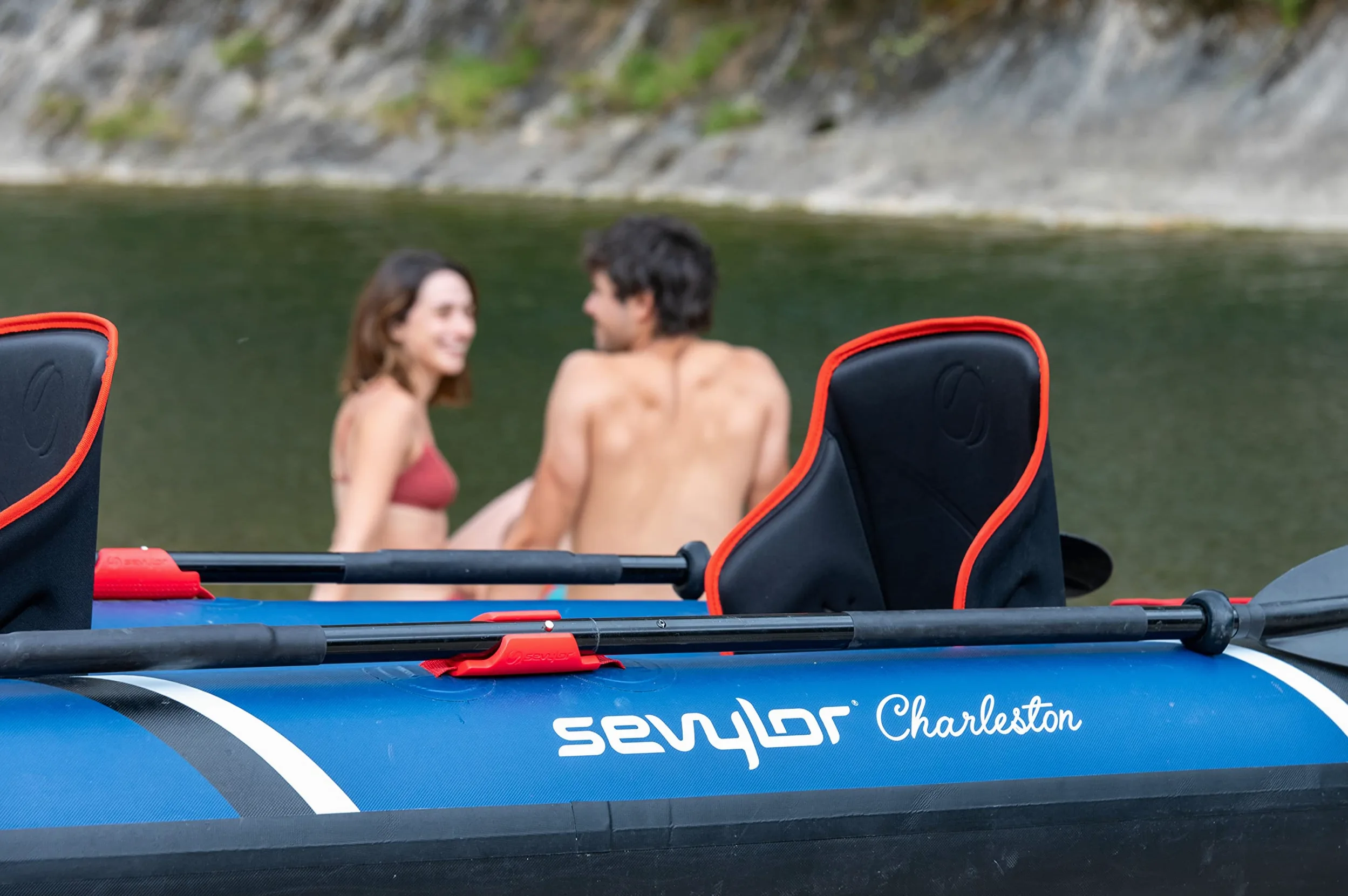 Sevylor Kayak Inflable Charleston para 2 Personas, Base de Punto de Gota de Alta presión, Canoa Resistente de PVC Reforzado, Incluye Paquete seco, manómetro y Aleta extraíble, soporta hasta 196 kg