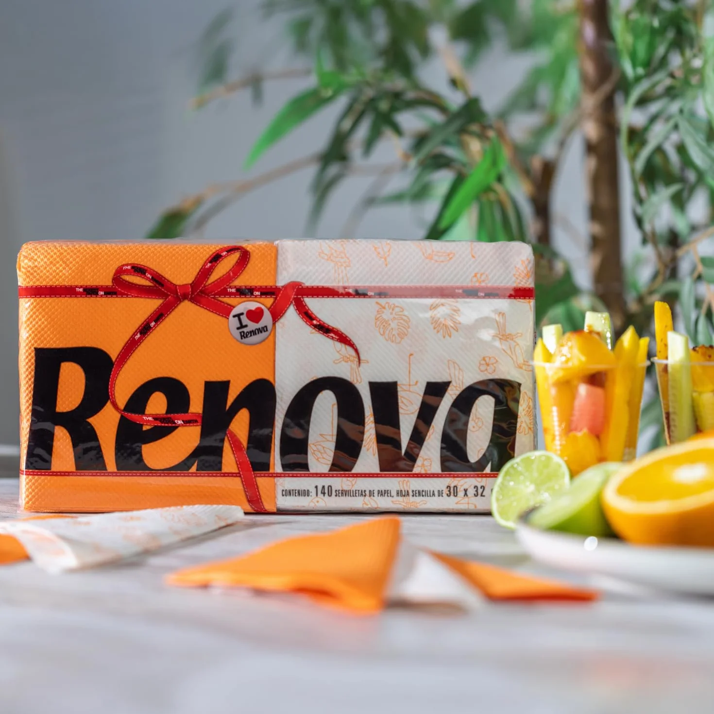 Renova Servilletas de Papel Red Label 140 Unidades Mitad Blancas Decoradas Mitad Color Tamaño Estándar