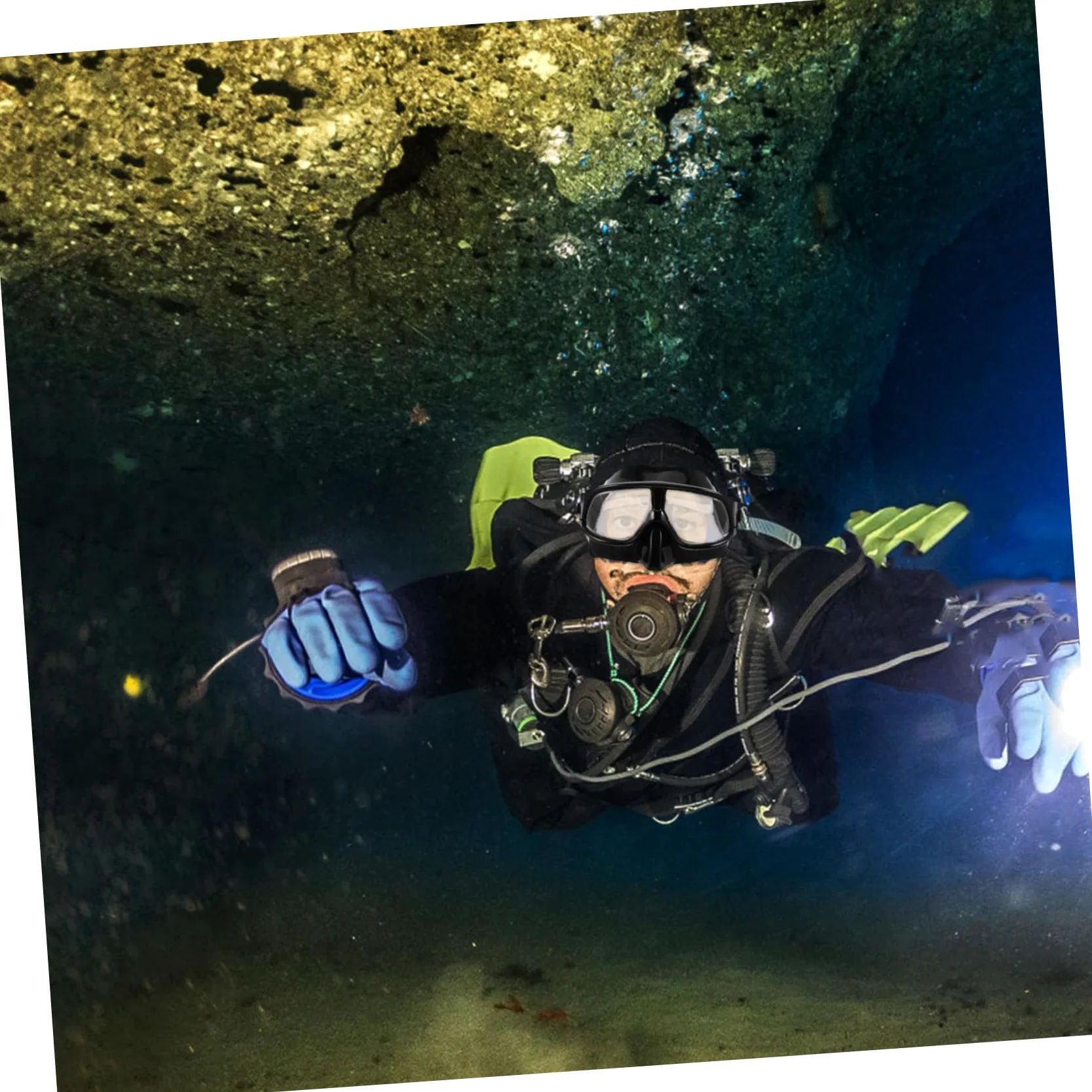 Máscara de Buceo para Snorkel con Tapa Nasal, Negra, Silicona | Correa Ajustable, Diseño de Amplia Visión, para Adultos, Natación y Uso Libre