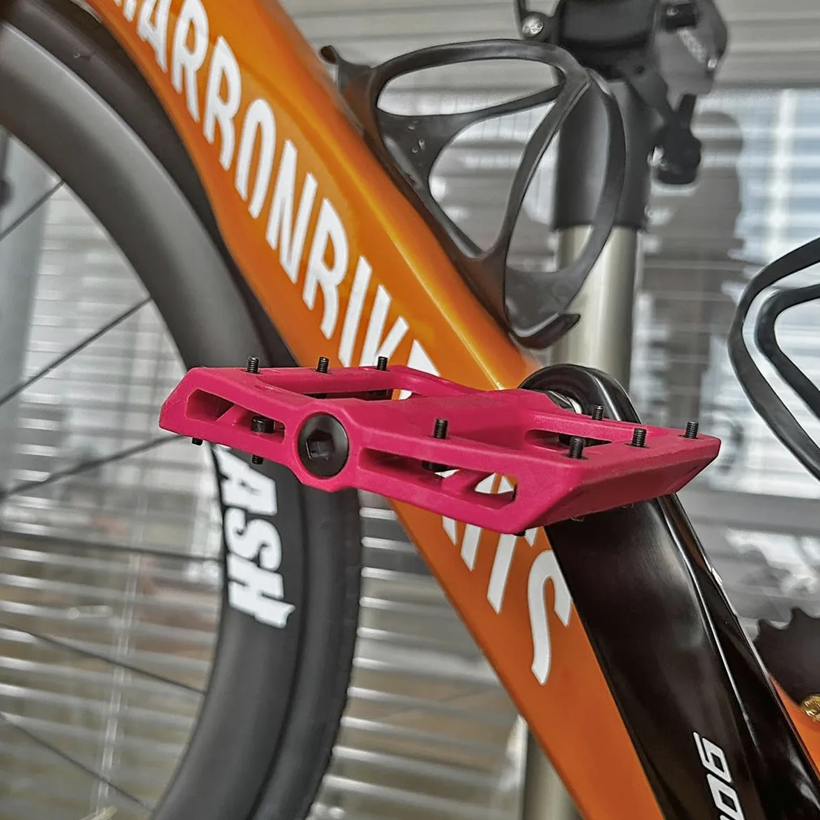 Pedales de bicicleta de montaña, pedales antideslizantes de fibra de nailon con rodamientos sellados, pedal de bicicleta plano ligero para MTB, bicicleta BMX de carretera