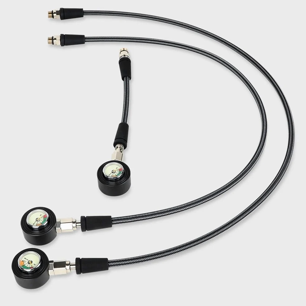 Manguera luminosa de alta presión de fibra de carbono, clasificación de 300 bares, giro de 360°, rosca 7/16-20UNF compatible con tanques