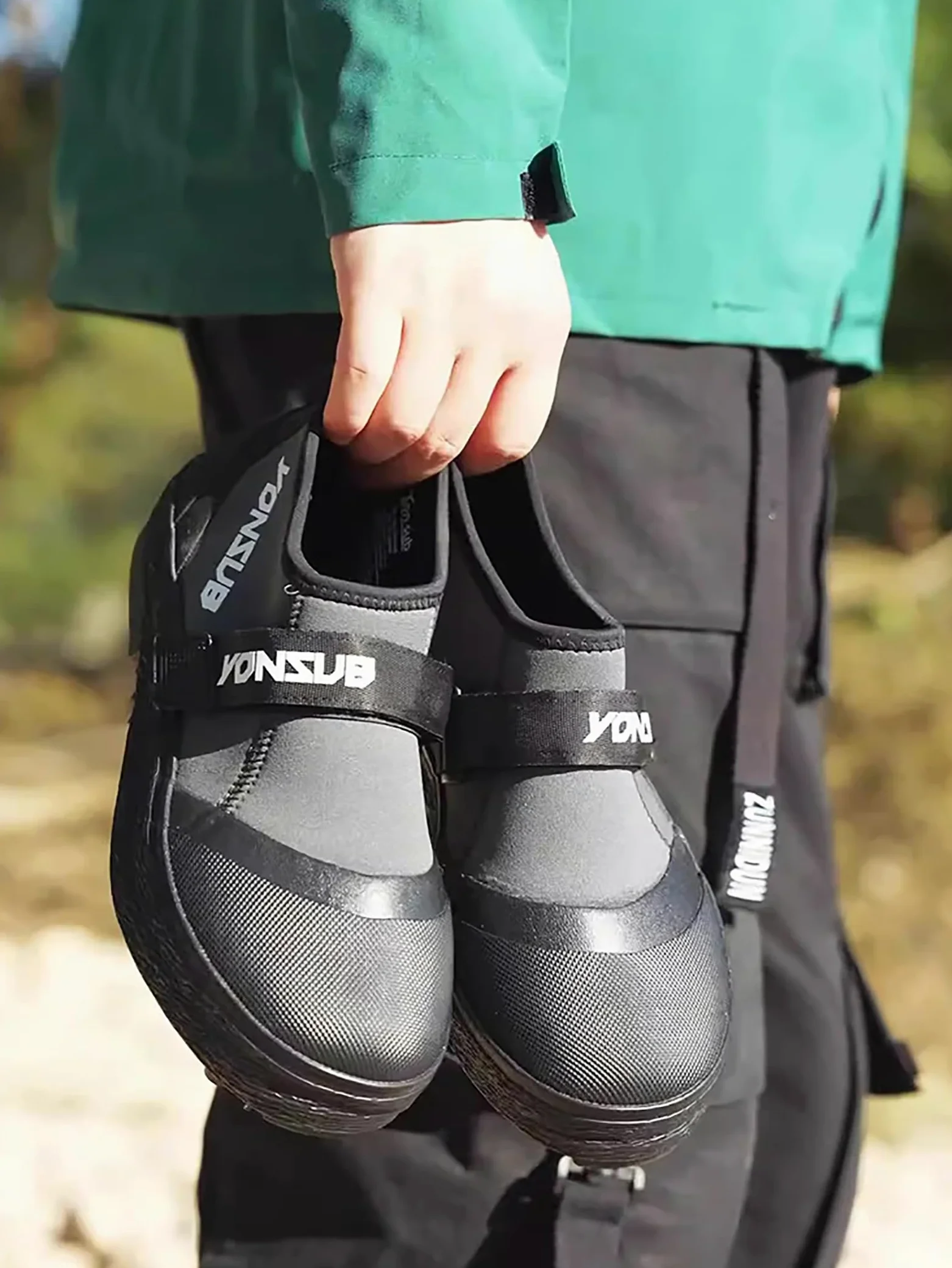 Botas de pesca antideslizantes de neopreno, zapatos de vadeo ligeros con suela tachonada de acero y protección de los dedos para pesca en roca, senderismo y deportes al aire libre