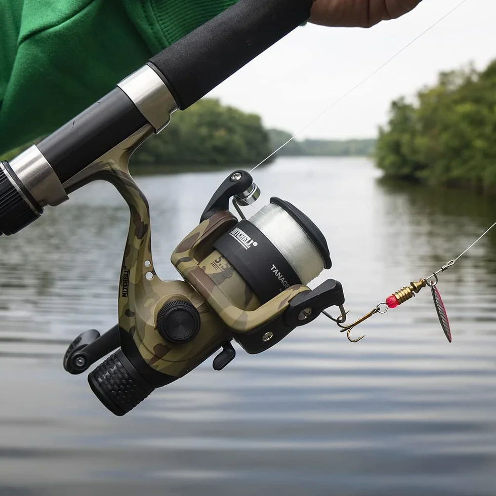 Mitchell Tanager Camouflage - Juego de Pesca de caña y Carrete con Cuerda y Cebo para Pesca de Trucha y Perca