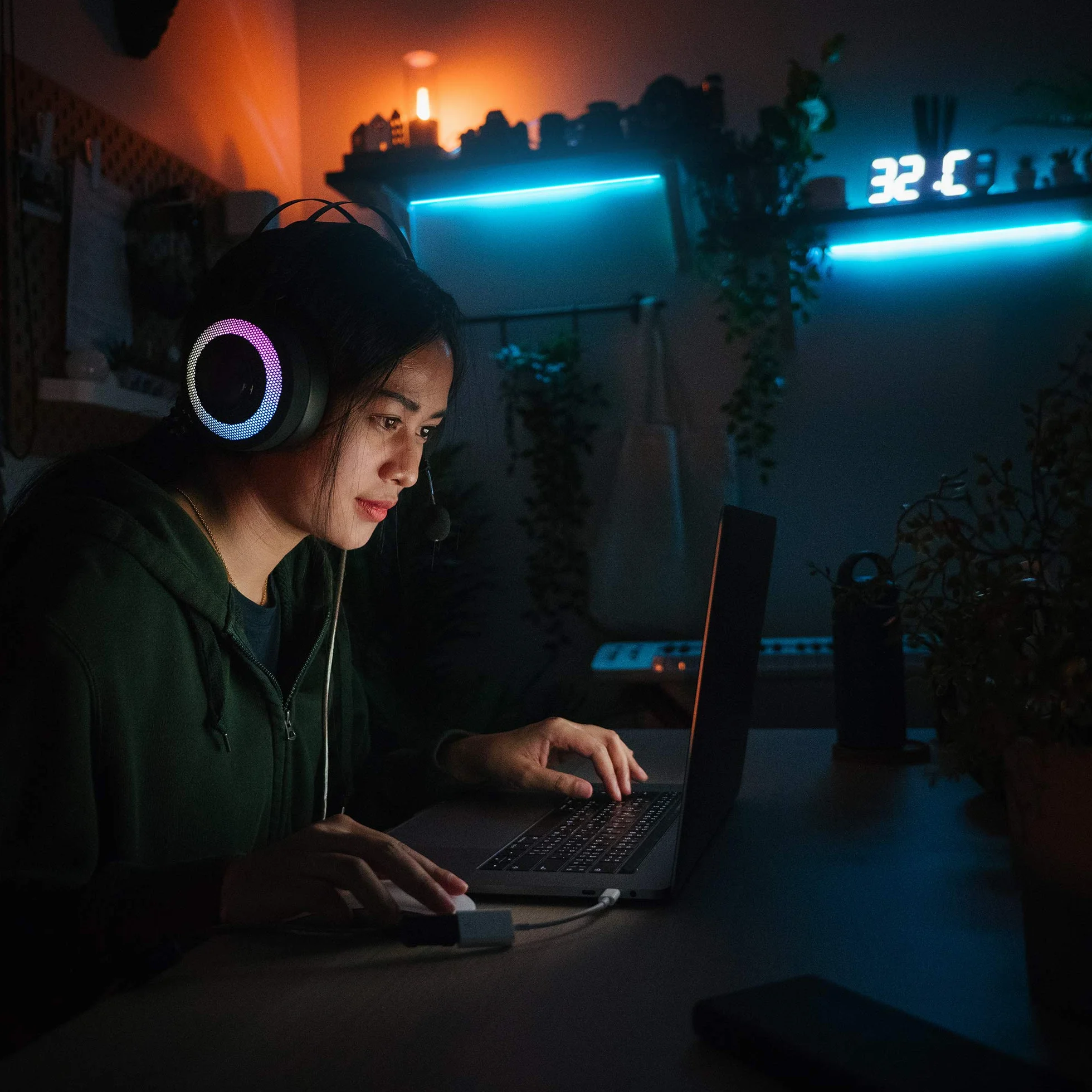 B.K.Licht Tira LED RGB 3m Silicona Autoadhesiva Control Remoto Acortable