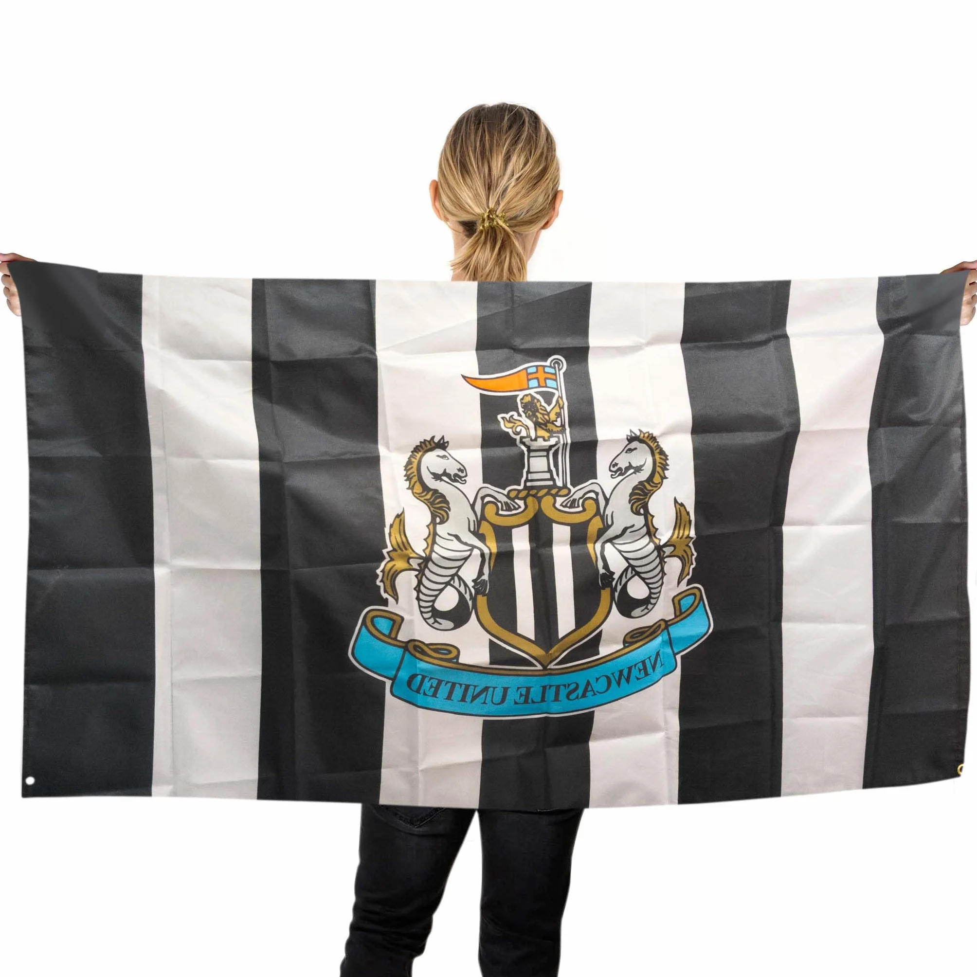 Hy-Pro Bandera oficial del Newcastle United F.C. Crest de 5 x 3 pies – NUFC, bandera de fútbol, Newcastle F.C., mercancía del Newcastle United, regalo del Newcastle United