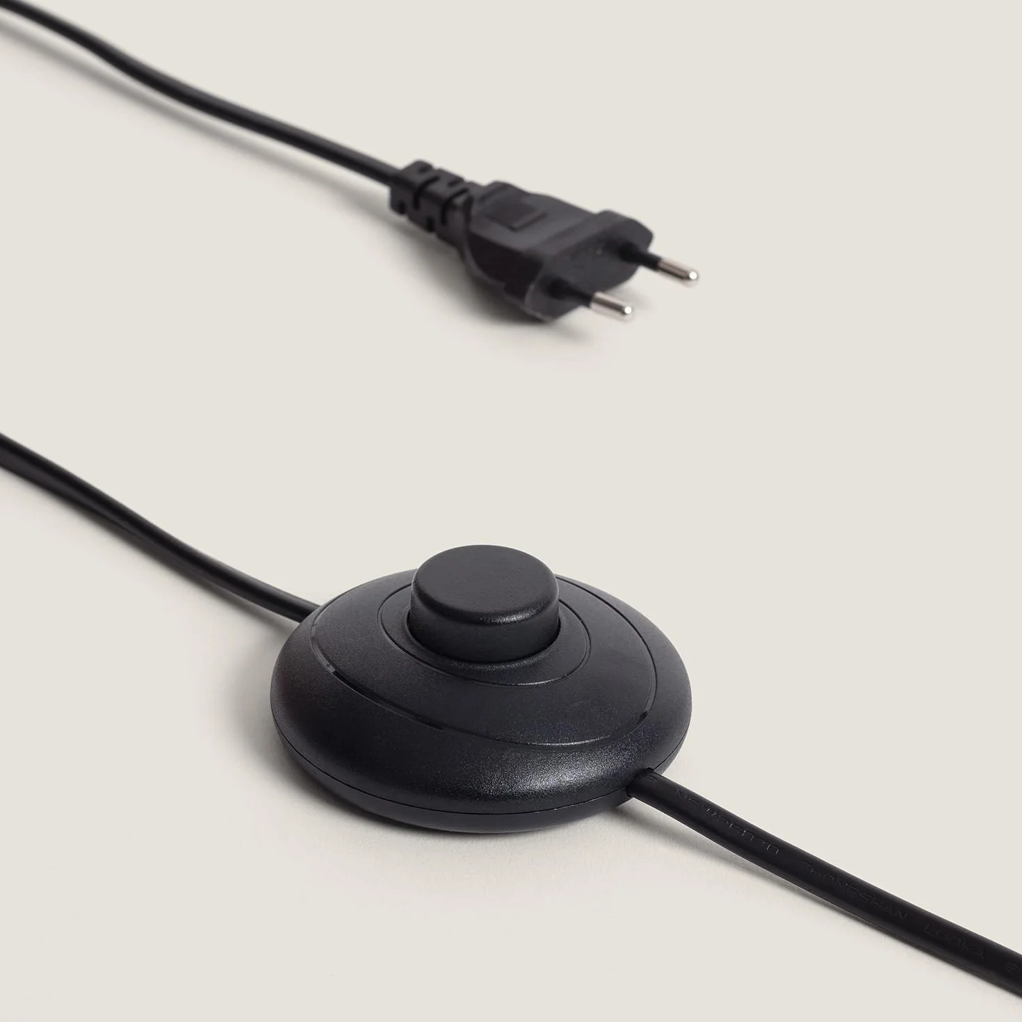 LEDKIA LIGHTING Lámpara de Pié Metal Bambú Adola Natural E27
