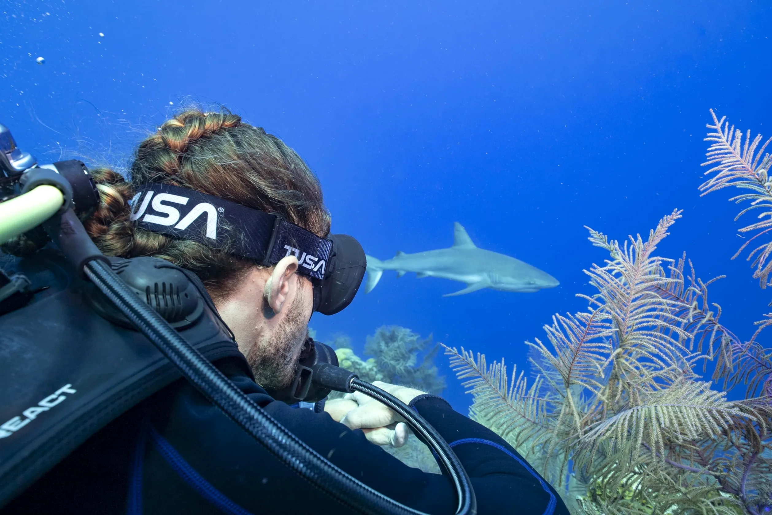 TUSA M-1010F Zensee - Máscara de buceo con correa de tela, color blanco