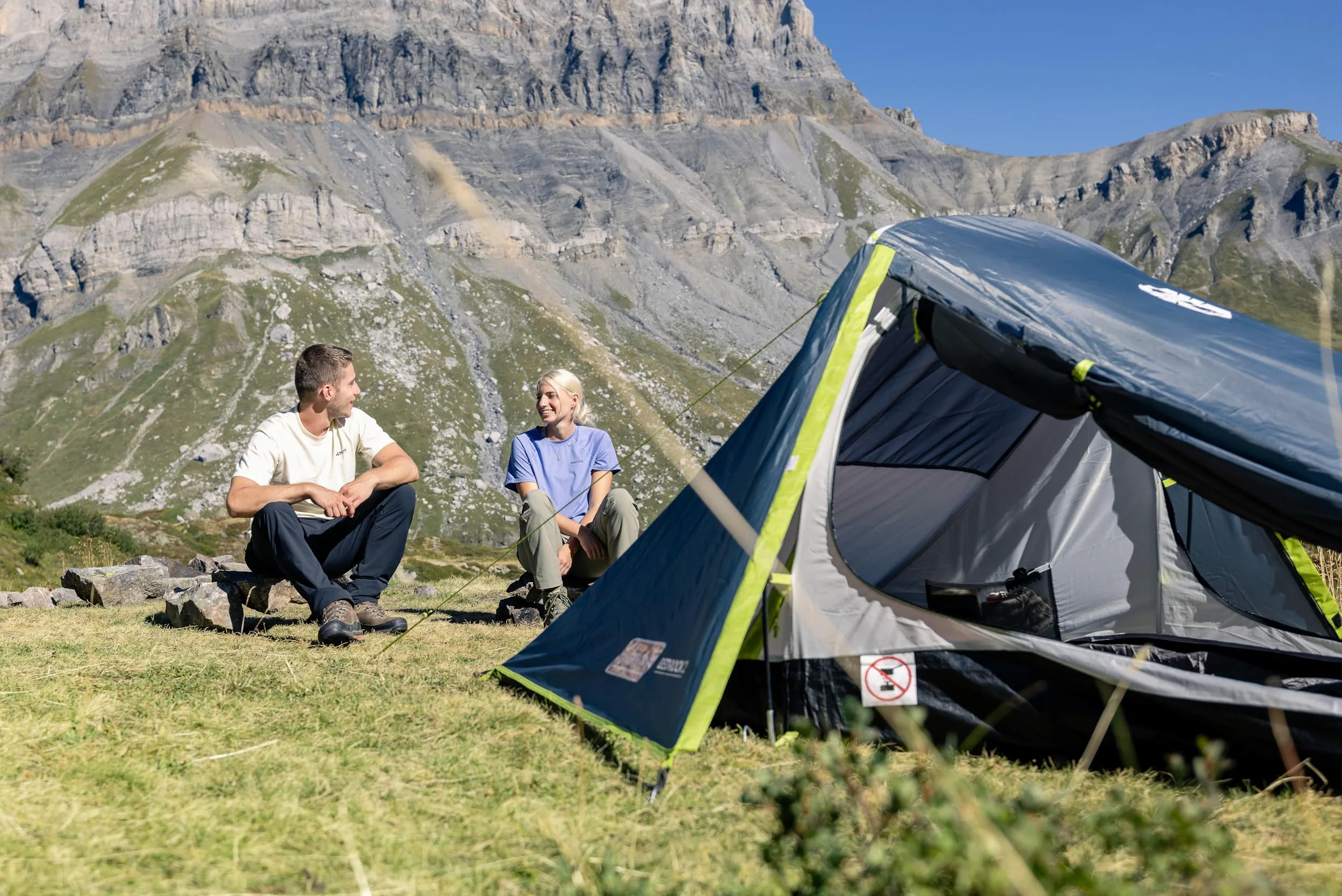 Coleman Bedrock - Tienda de campaña compacta para 2 Personas, una Tienda de campaña Ligera para 2 Personas y Senderismo, 100% Resistente al Agua