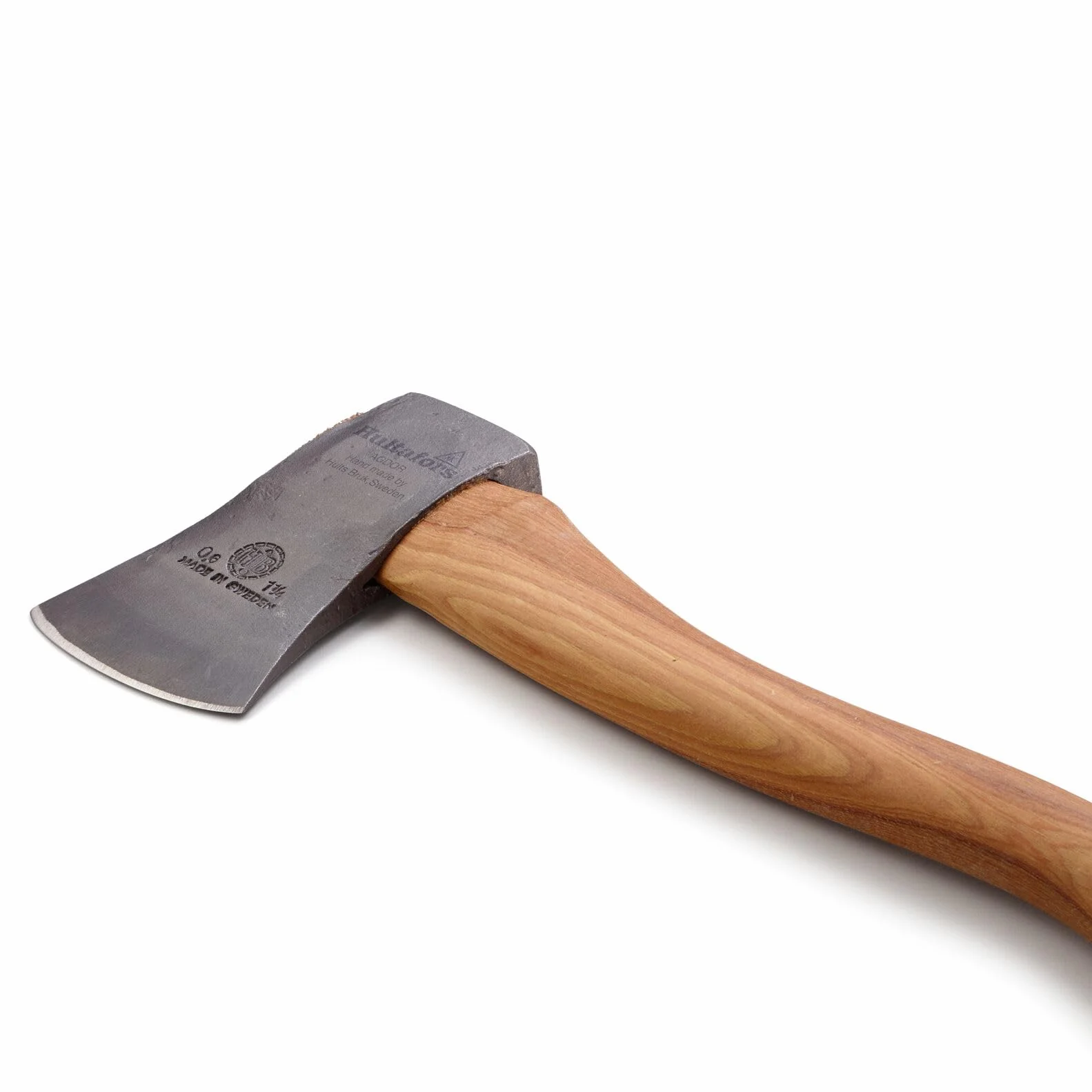 Hacha forjada a Mano de 404 mm de Hierro Forjado I Hultafors I Forjada en Suecia I 1050 g Hacha Premium con Mango de Madera de Nogal Americano I Se Puede reafilar I 840025