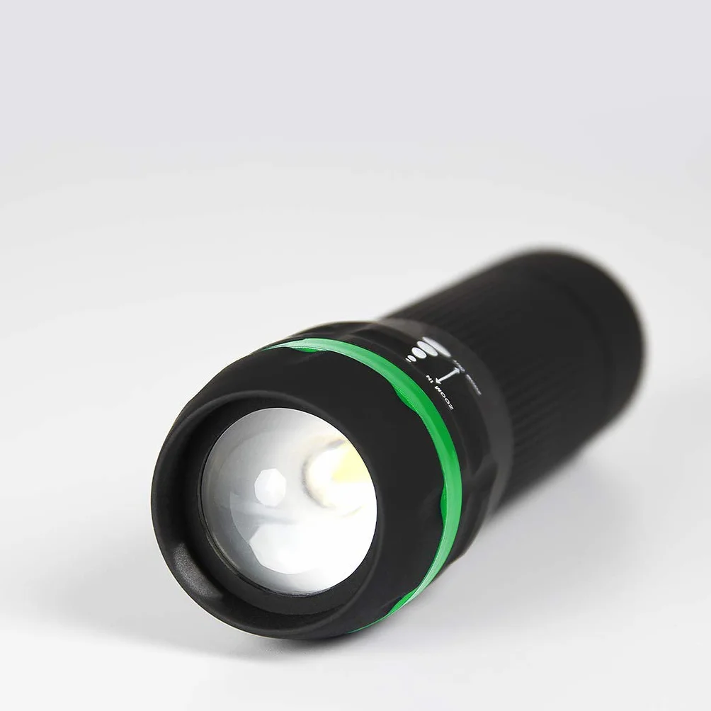 ABSINA Mini Linterna LED Niños 60 Lúmenes 110m Alcance Foco Ajustable con Batería