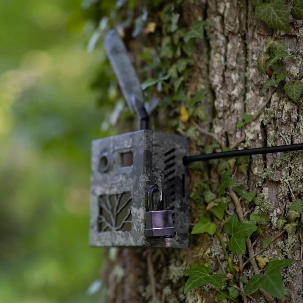 Zeiss Caja Protectora para Cámara de Caza Secacam 7 | Caja Metálica de Seguridad y Protección contra el Vandalismo para Cámaras de Naturaleza, con un Diseño Clamuflado y Resistente a la Intemperie