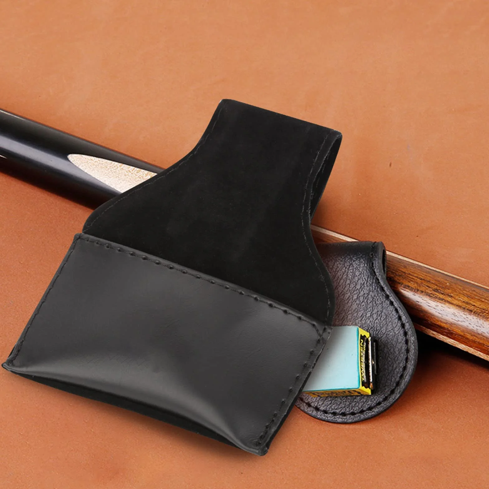 Agatige Billiard Chalk Holder, Portable PU Leather Chalk Holder with Clip Pouch Pool Cue Bag Portable Snooker Billiards Chalk Bag Pool Accessory, Black