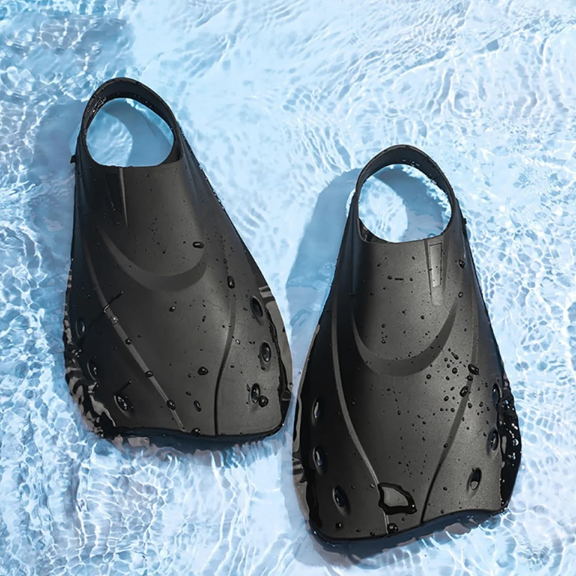 Aletas de Natación para Adultos Negras Bolsillo Suave y Flexible de , Ligeras y Ajustables, Ideales para Piscina y Mar