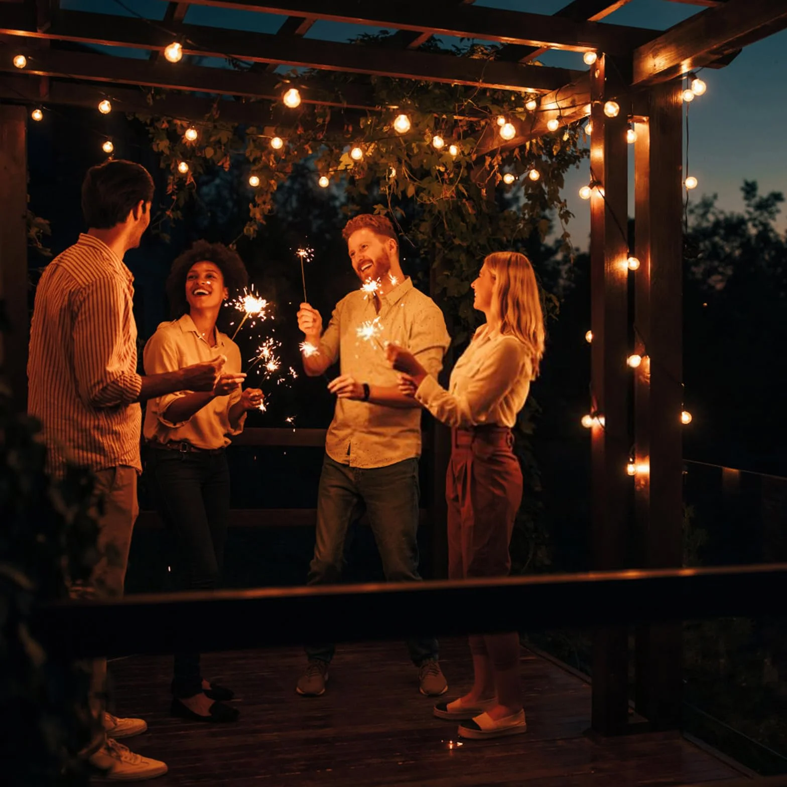 Guirnalda Luces Exterior 15M IP45 Impermeable Conectable 25+1 Bombillas Plástico Inastillable 2500K Blanco Cálido