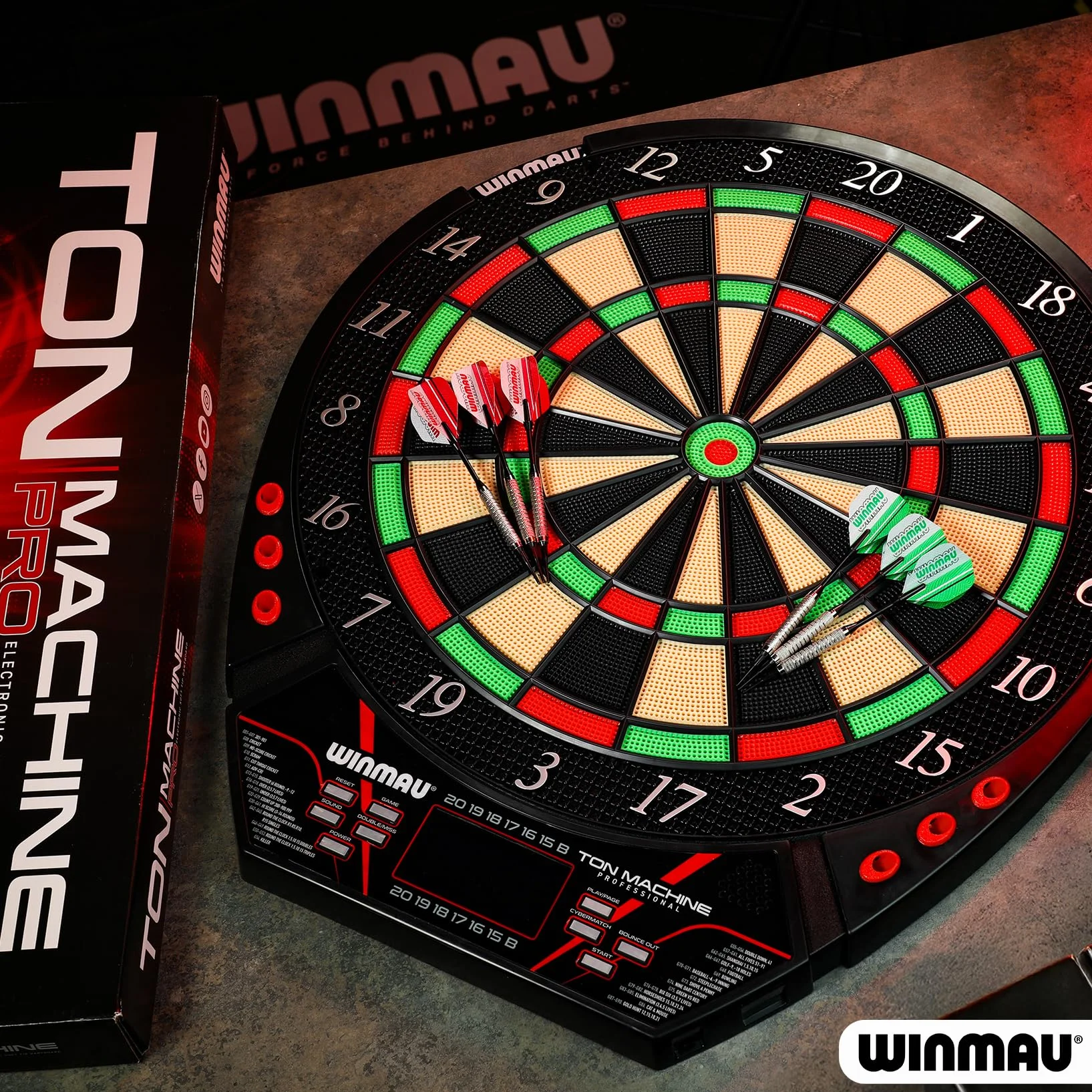 WINMAU Darts - Ton Machine Tablero de Dardos electrónico con más de 90 Juegos y Marcador Digital para 8 Jugadores: 2 Juegos de Dardos de Punta Blanda, línea de Lanzamiento y Puntas de plástico