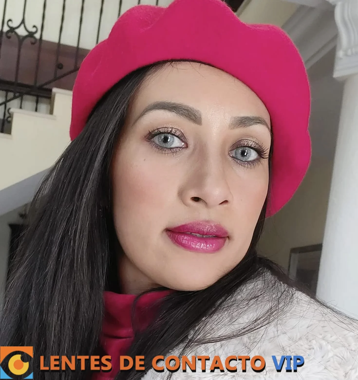 Lentillas de Contacto Color Gris Muy Claro Duración 1 Año + Kit Accesorios Opal VIP 2 Piezas Sin Aro