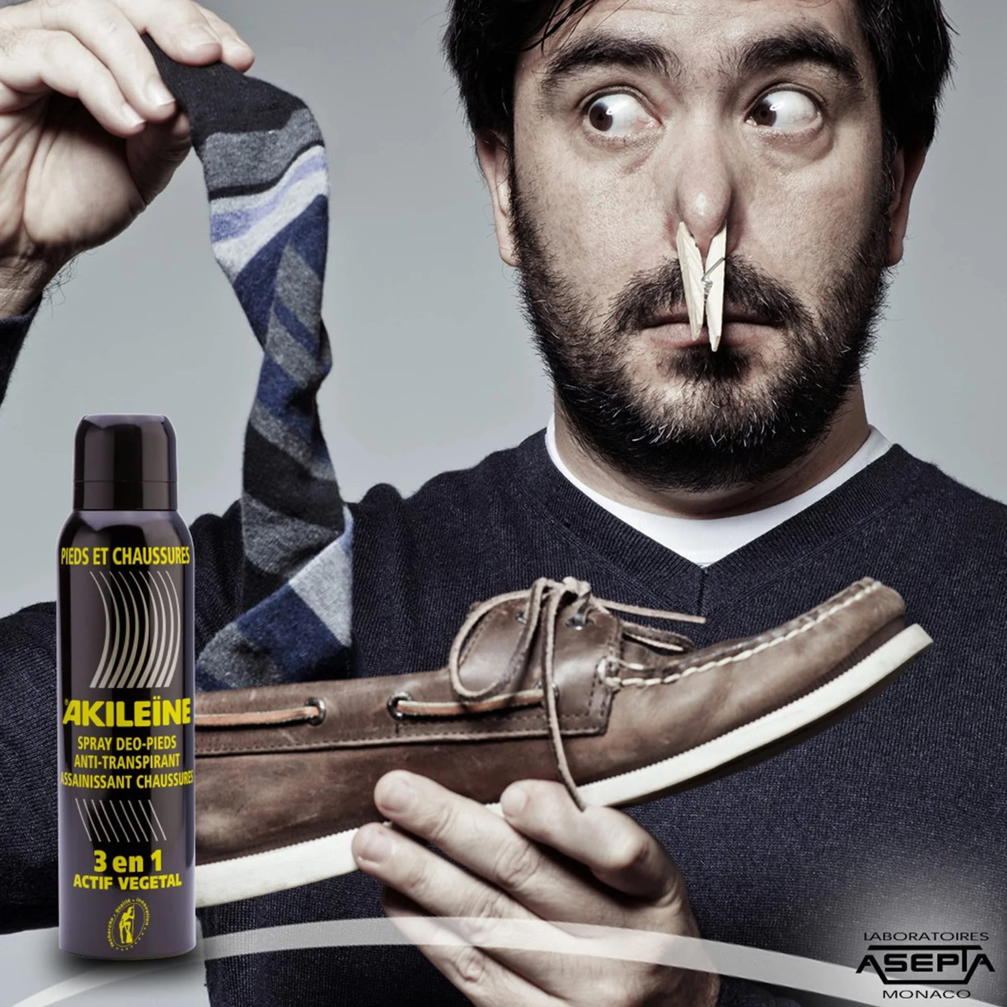 AKILEÏNE® Spray Negro 3 en 1 Triple Acción Pies y Calzado 150ml Desodorización Transpiración Protección Microbiana