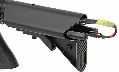 Fusil réplica M4 Airsoft Negra Modelo CM.515 de la Marca Cyma. Potencia 1 Julio. Incluye batería y Cargador de batería