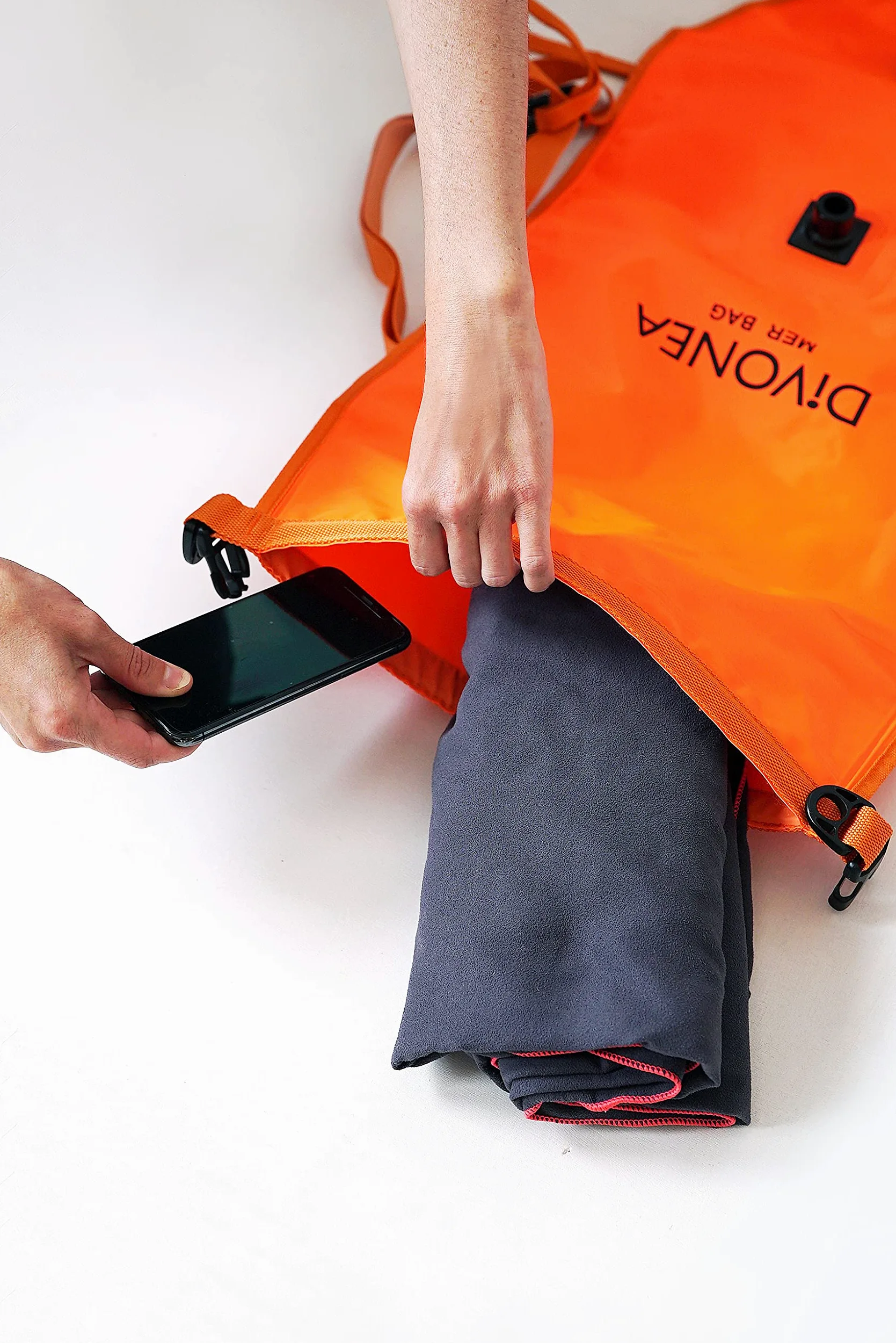 DiVONEA | Boya Buceo + Bolsa Estanca 28L + Flotador Natación - 3 en 1 con Accesorios incluidos