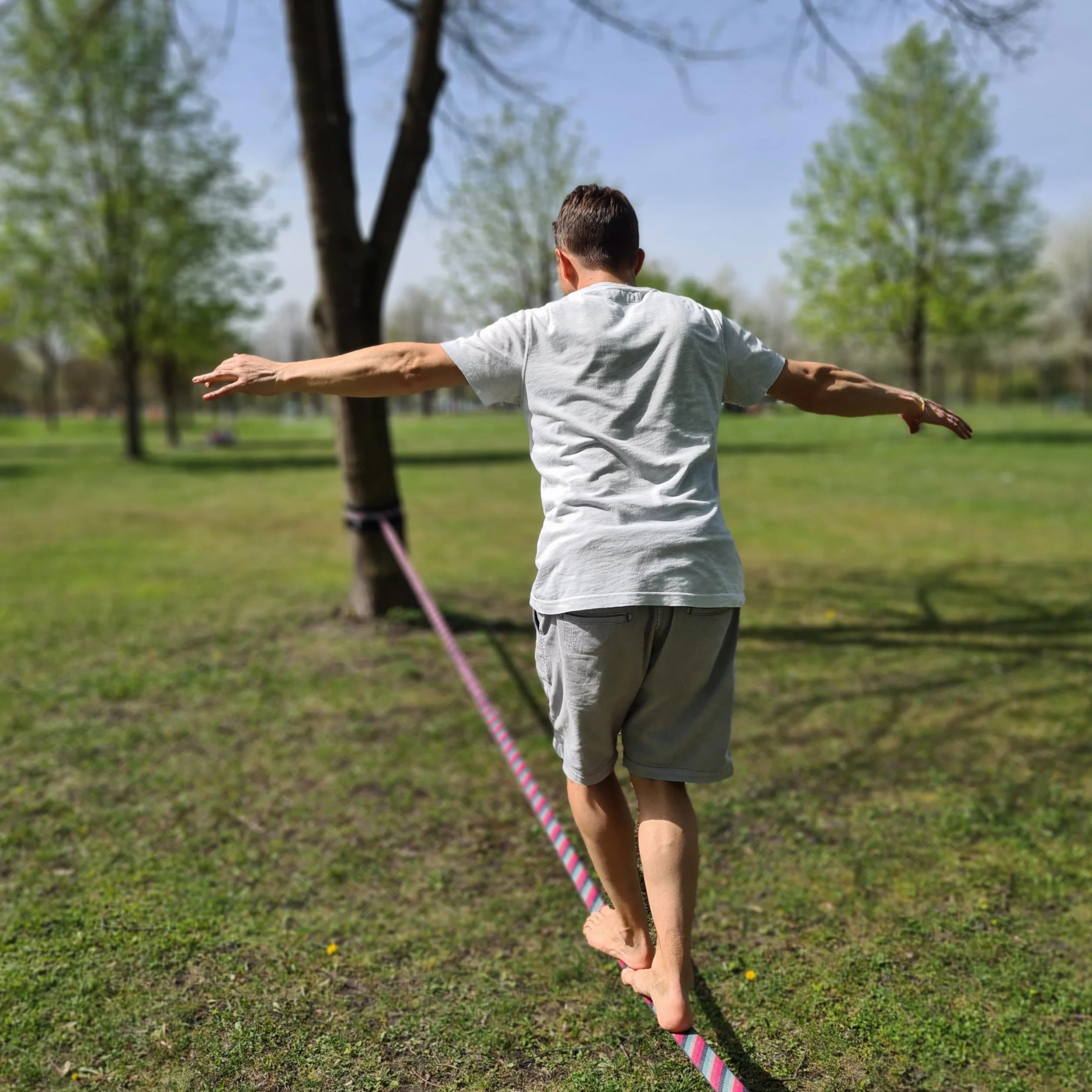 Slackline - Juego Completo de líneas de 25 Metros de Longitud, para niños, Principiantes, avanzados y Profesionales, Incluye Bolsa de Transporte