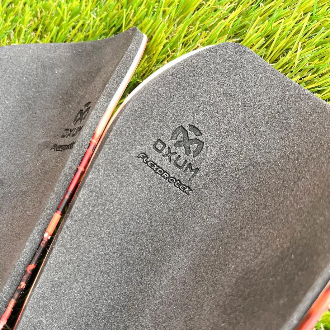 Oxum Sport - Espinilleras de Fútbol Personalizadas para niños y Adultos - Incluye tu número, tu Foto y tu Nombre para Personalizar Tus espinilleras. Bolsita para espinilleras de Regalo - Gama Pro