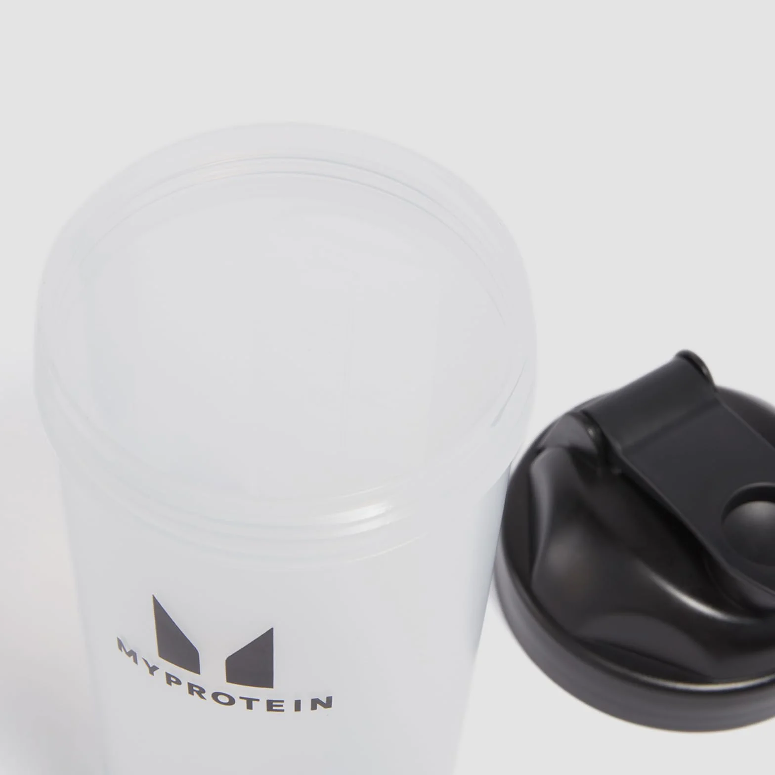 Myprotein Botella mezcladora 600 ml negro/transparente con bola mezcladora para batidos de proteínas