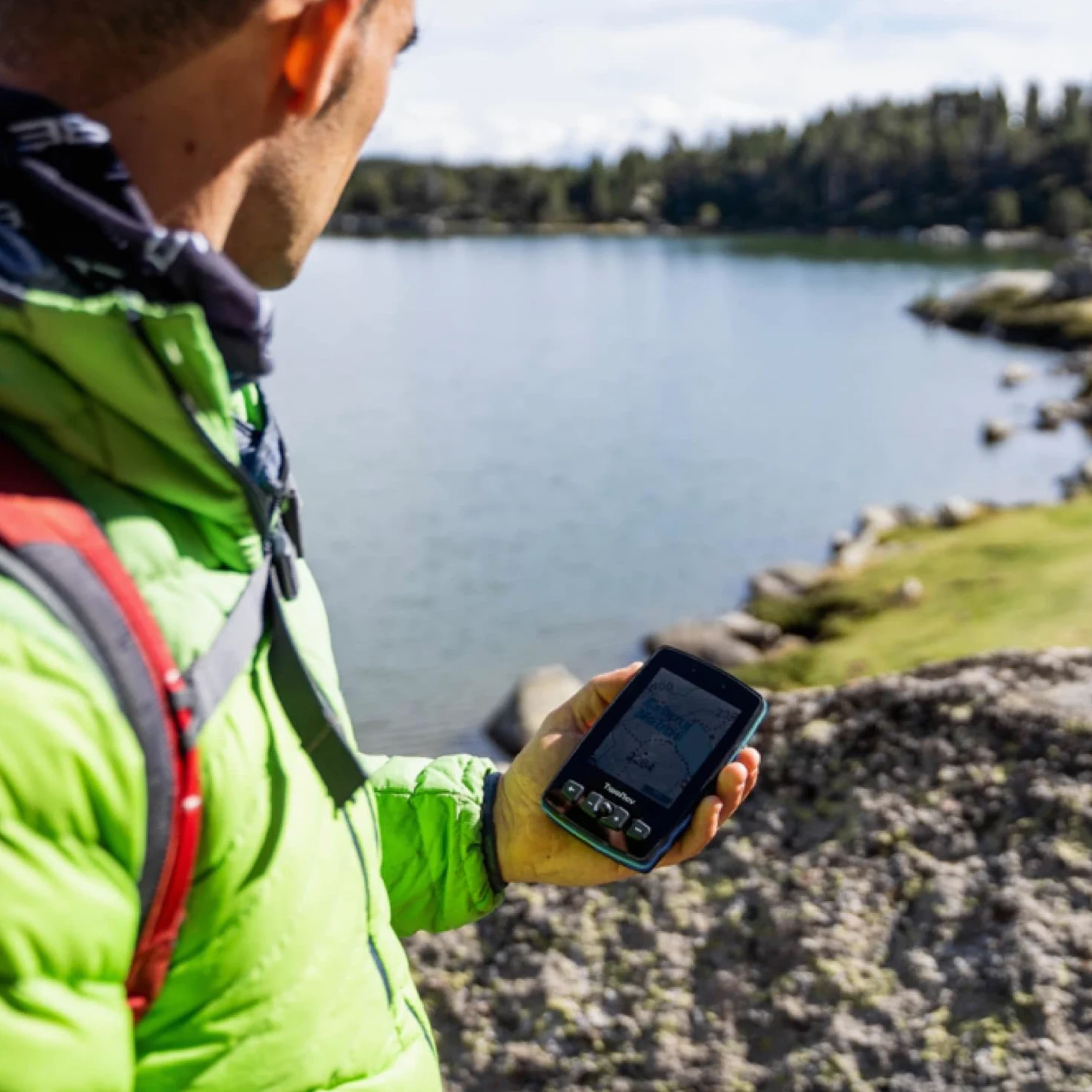 TwoNav Aventura 2 Plus + Mapa España Topo Completo, GPS de Mano con Pantalla Amplia 3.7 Pulgadas, Botones y Joystick para montaña, Alpinismo, Trekking o Senderismo con mapas incluidos. Color Turquesa