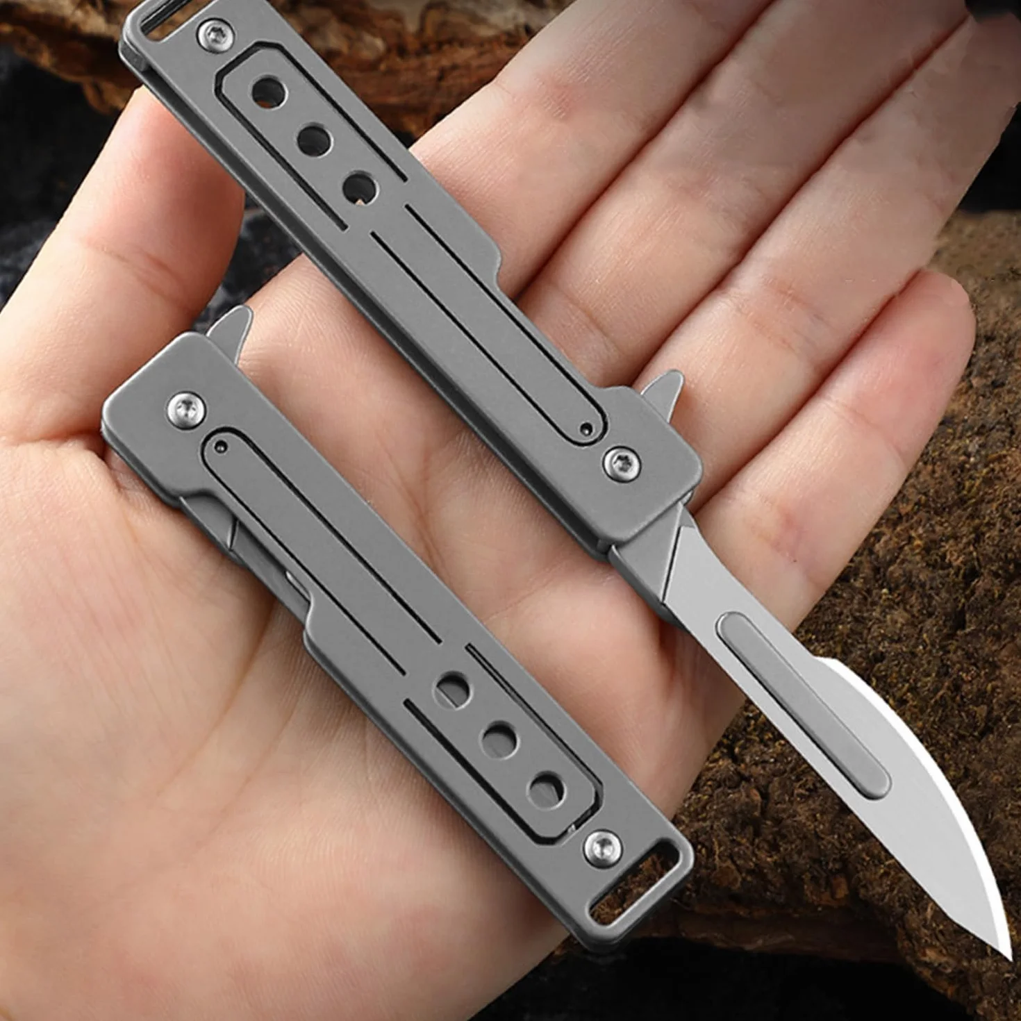 Mini Cuchillo Bisturí de Titanio con 10 Cuchillas Reemplazables, Navaja de Bolsillo con Aleta de Titanio, EDC Pocket Utility Knife, Cuchillo Plegable con Clip de Bolsillo, Navaja Plegable con llavero