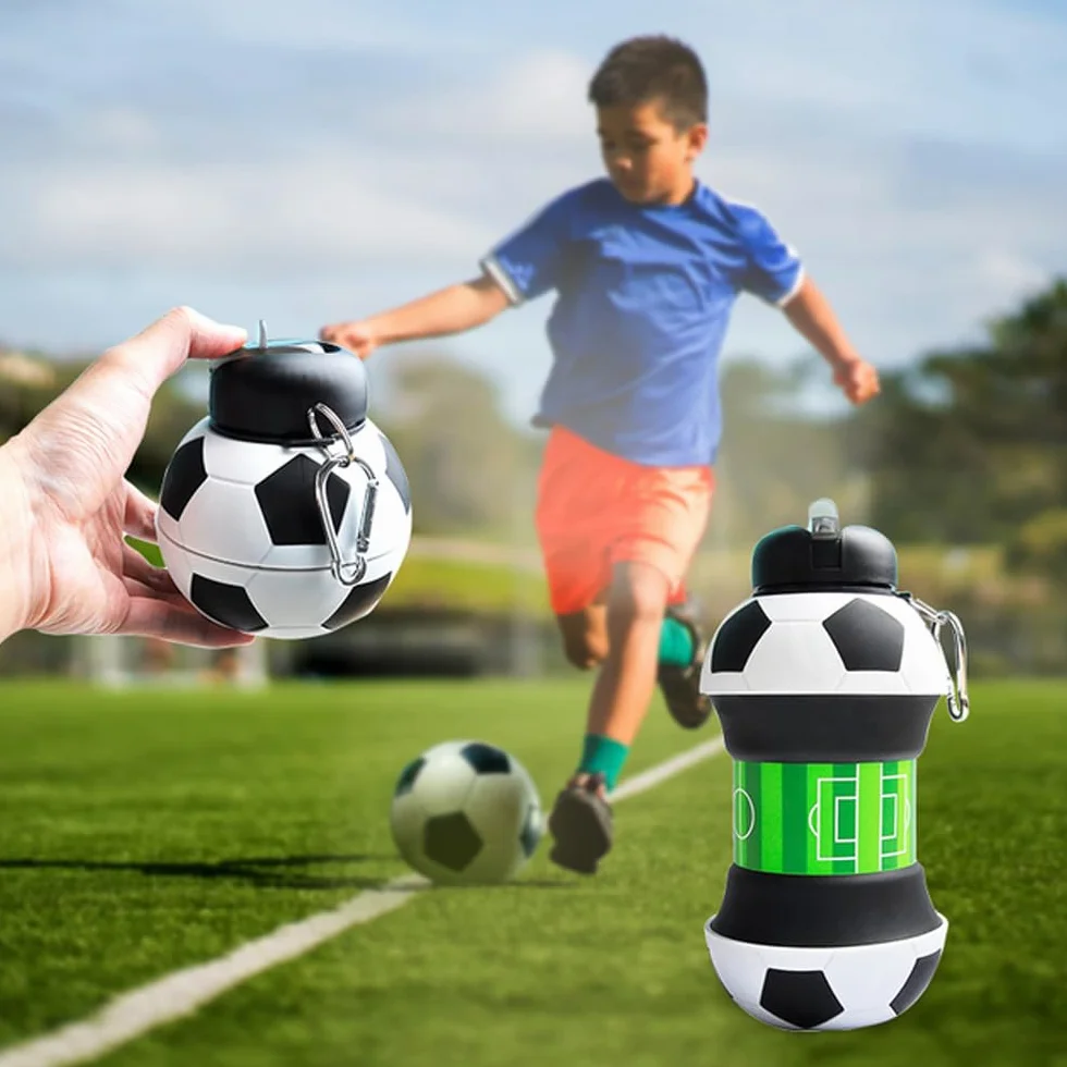 Botella de agua plegable para niños y niñas sin bpa. Cantimplora infantil para camping, personalizada con tu deporte. Balón de agua compacto para regalo original (Futbol)
