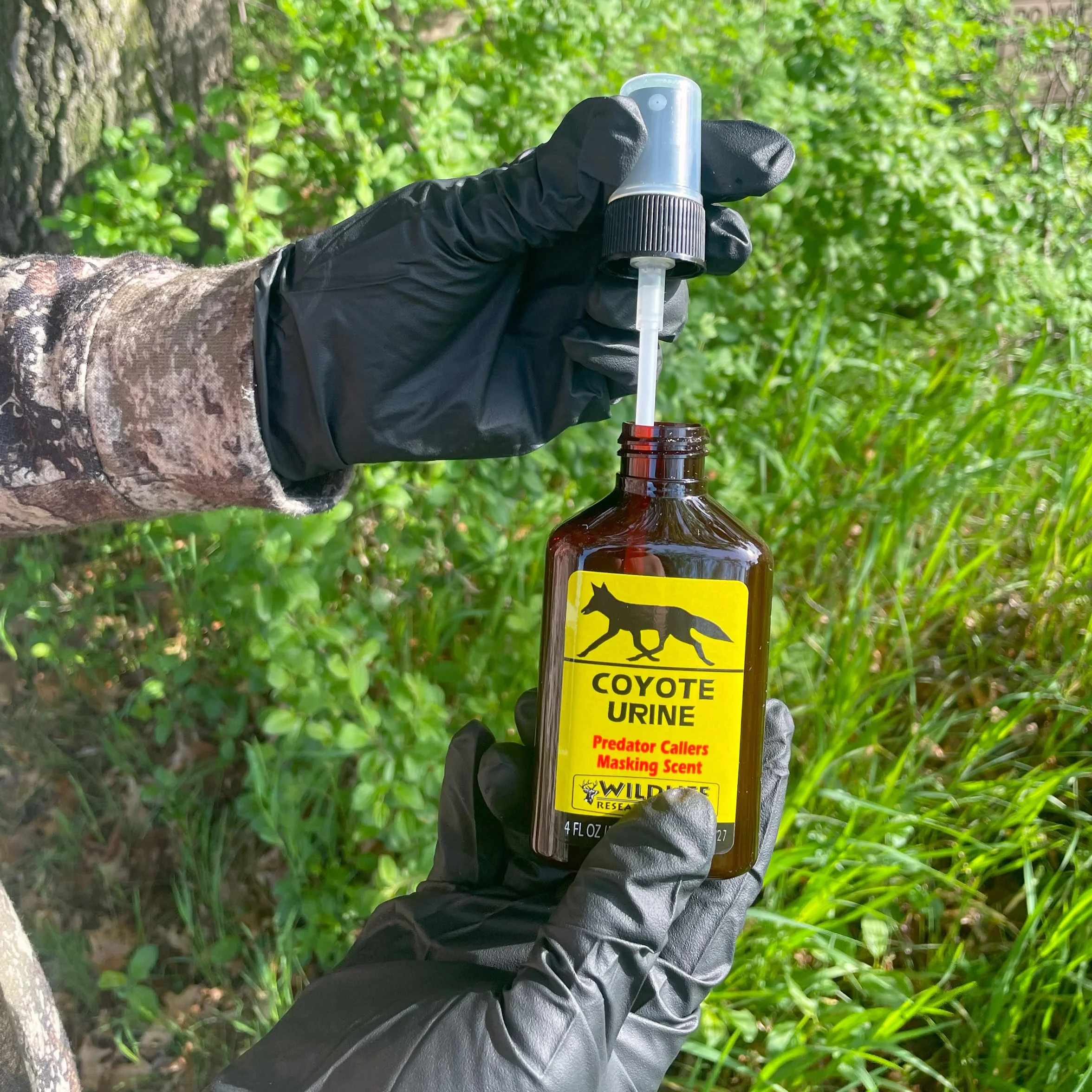 WILDLIFE RESEARCH CENTER Coyote Orine Predator Calling - Aroma de enmascaramiento para Caza de Coyotes